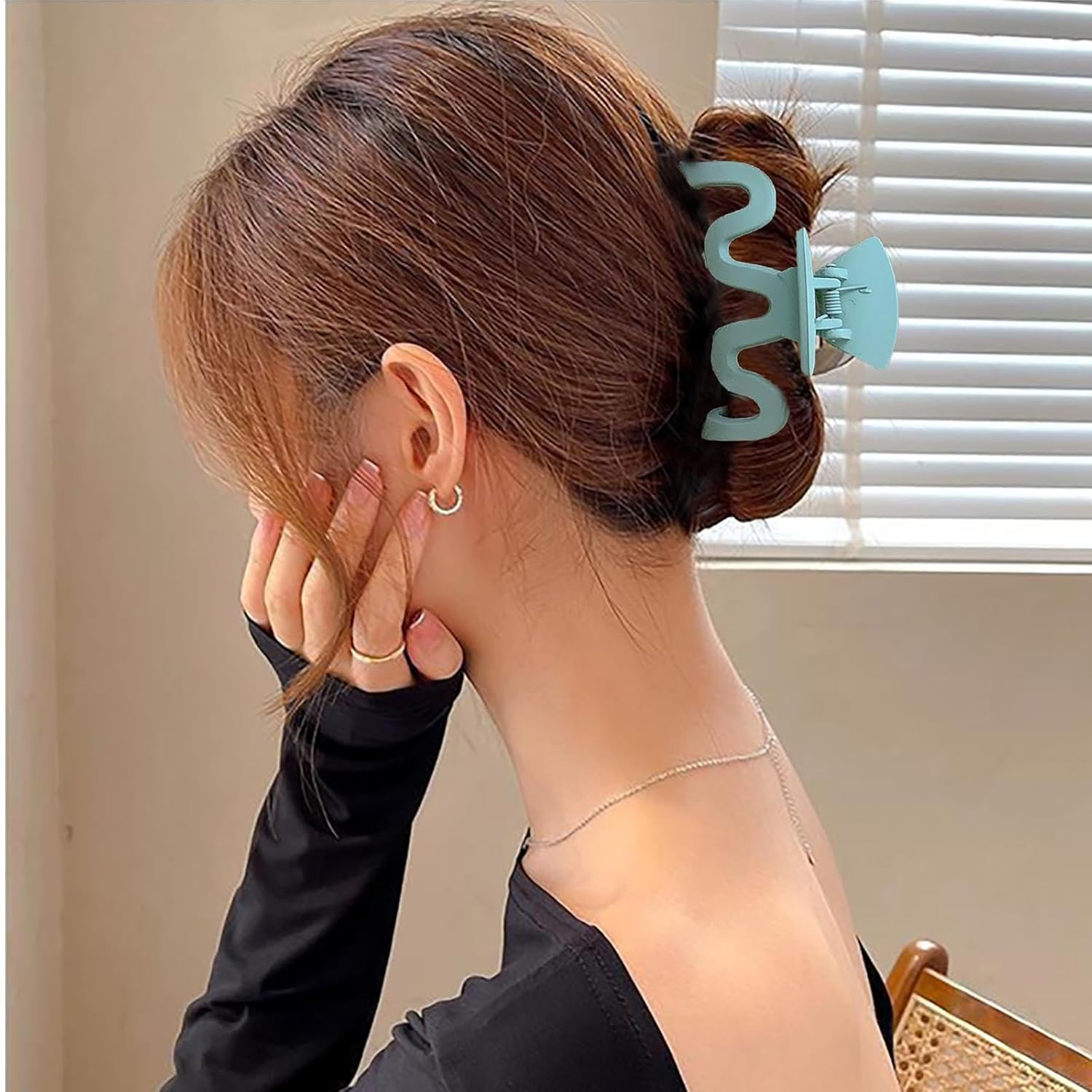 Tseenyi Large Hair Claw Clips, Irredular Claw Clips, Green Hair Claw Clips, Acrylic Claw, Wavy Hair Clips, Large Hair Claw Barrette, Minimalist Large Hair Clip, Hair Accessories image number 3