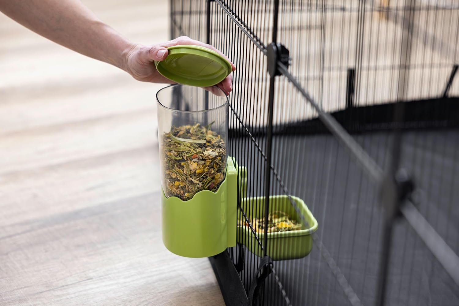 Kerbl Pet Feeder 1000 Ml, for Rabbits and Small Animals, Grid Attachment, Automatic Slipping, Robust, Green, Transparent, 11 X 20 X 20 Cm image number 4