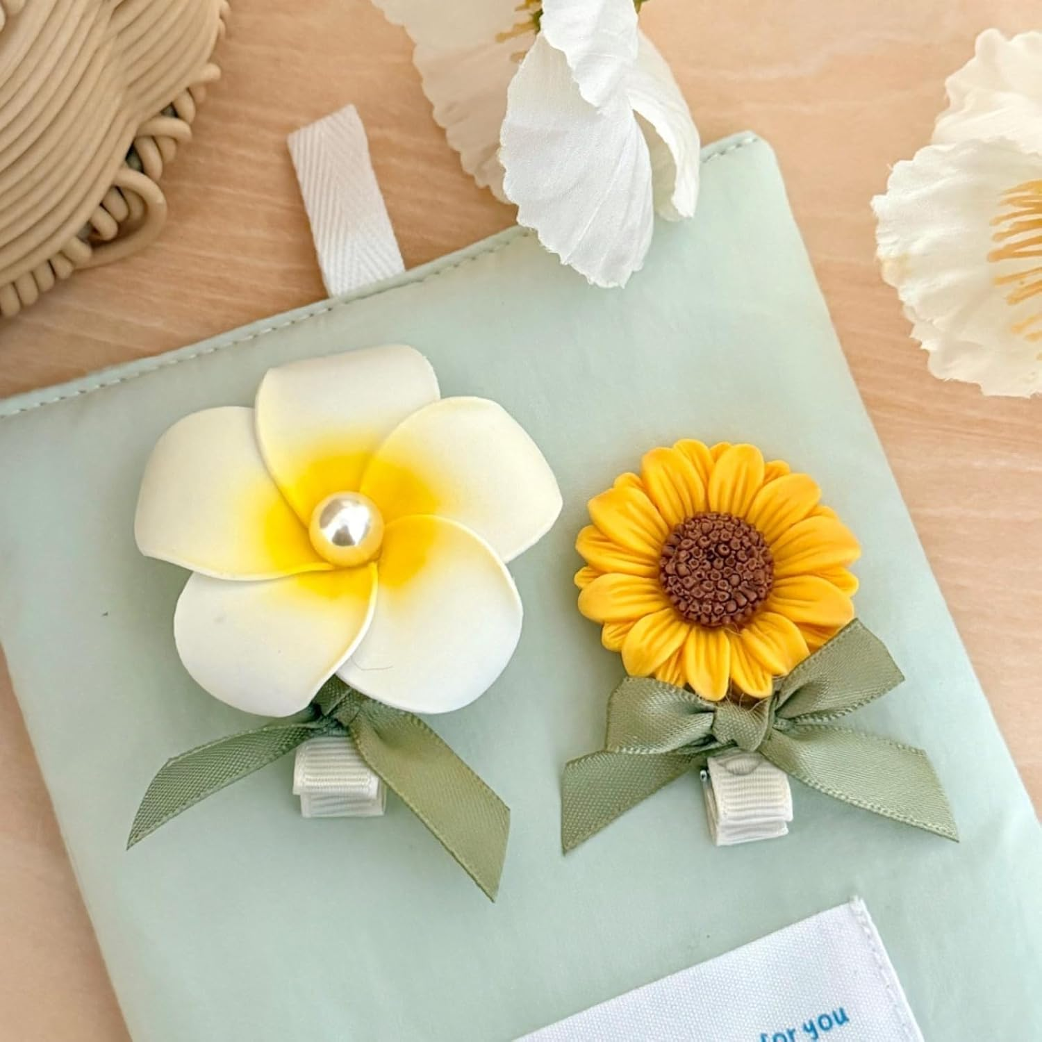 Pack of 4 Hair Clips, Hair Clips with Sunflowers, Stylish Hair Pin with Pearl Ribbons, Hawaiian Flowers Hair Clip for Women, Girls, Summer Beach, Party, Wedding Decoration (Green-V) image number 6