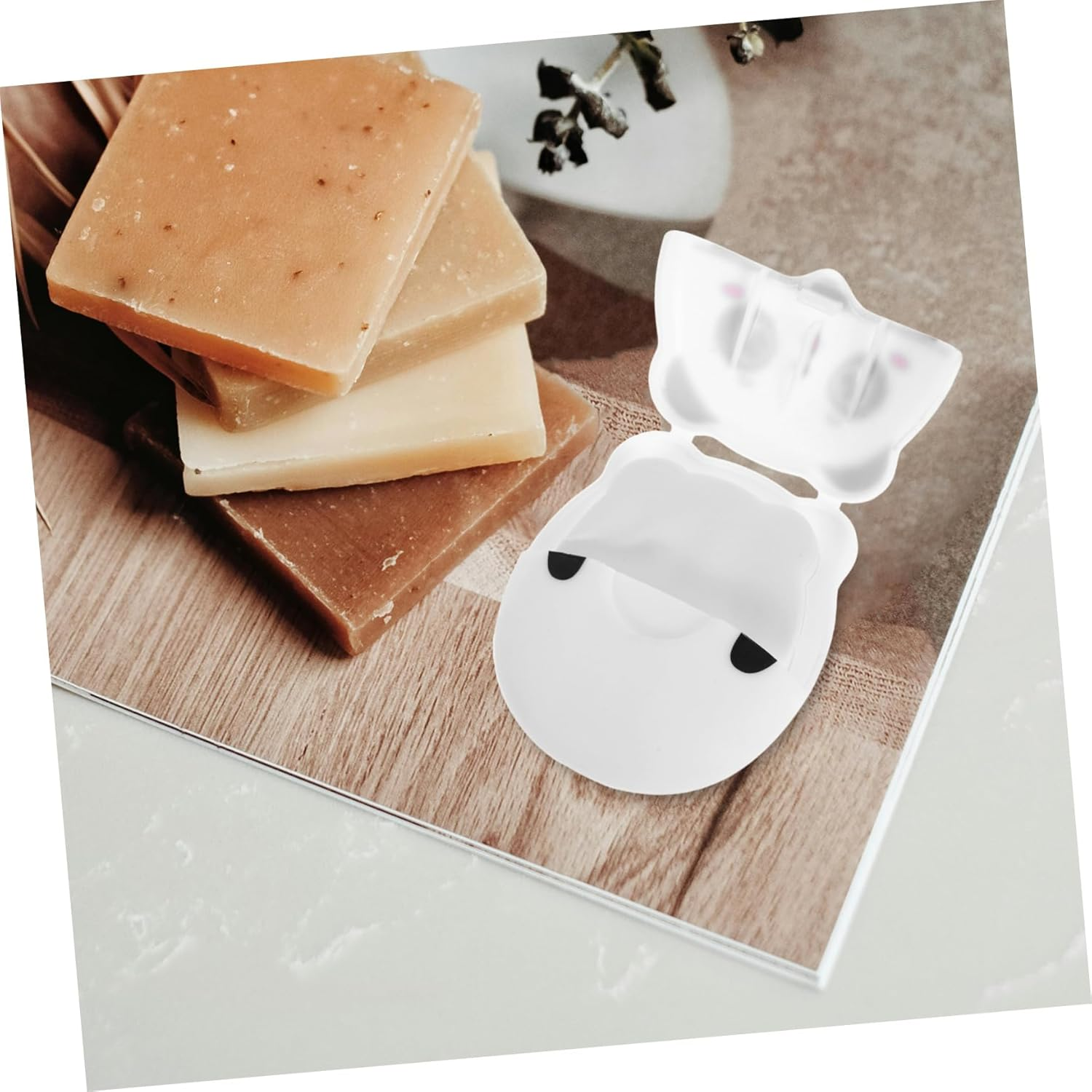 LAPYAPPE Travel Portable Soap Sheets for Hand Washing Reusable Foaming Soap Sheets with Refreshing Fragrance for Camping Outdoor Adventures and Students of Convenient Hygiene image number 2