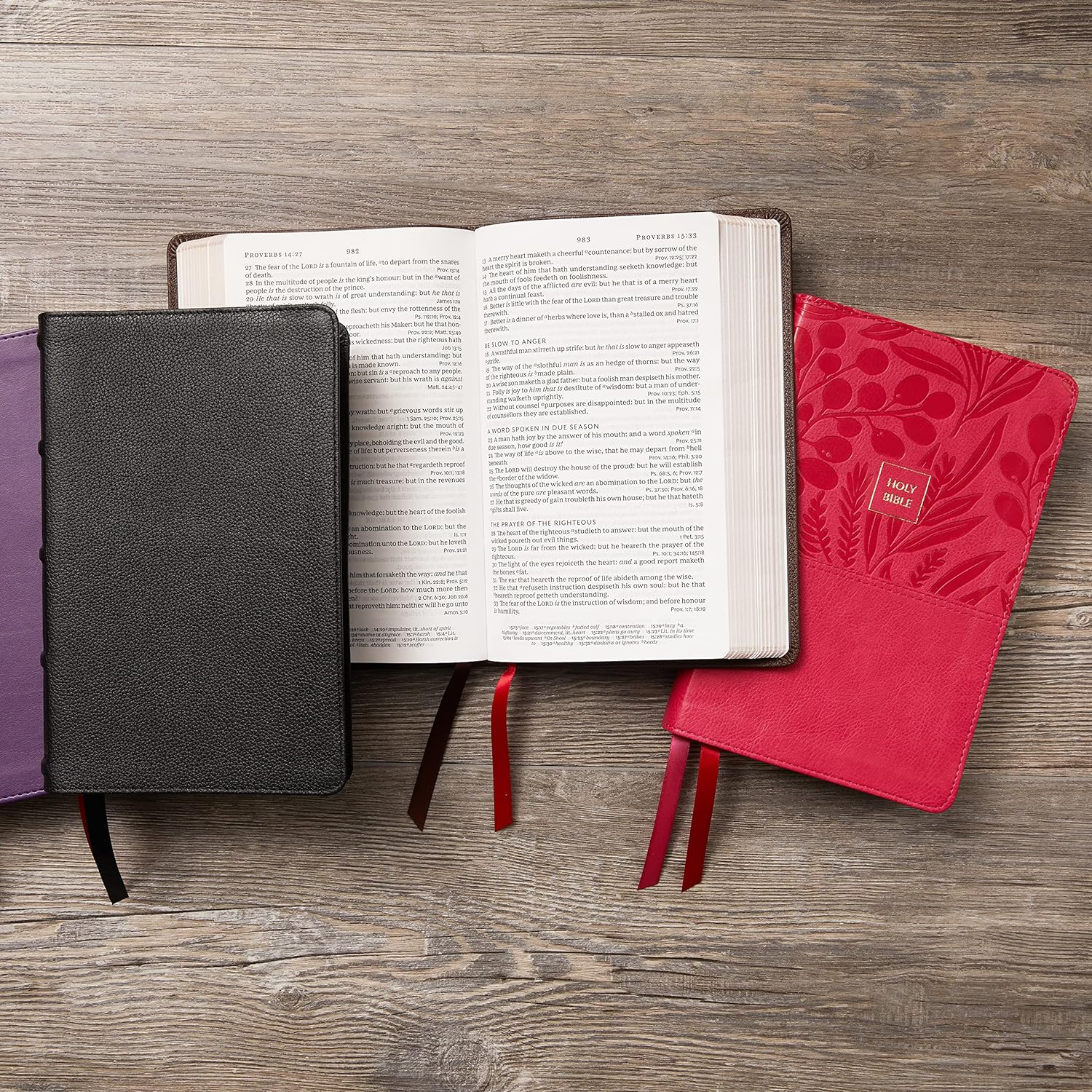 KJV, Personal Size, Large Print, Single-Column, Reference Bible, Genuine Leather, Red Letter, Thumb Indexed, Comfort Print: Holy Bible, King James Version [Black] image number 2