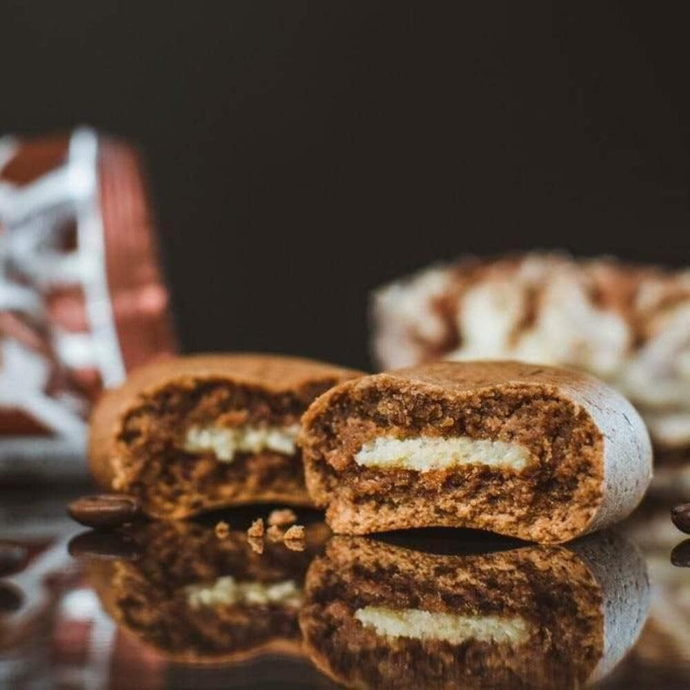 Science in Sport GO Energy Bakes, 30 G Carbs, High Carb Soft-Filled Baked Energy Snack, Strawberry Flavour, 12 Bars