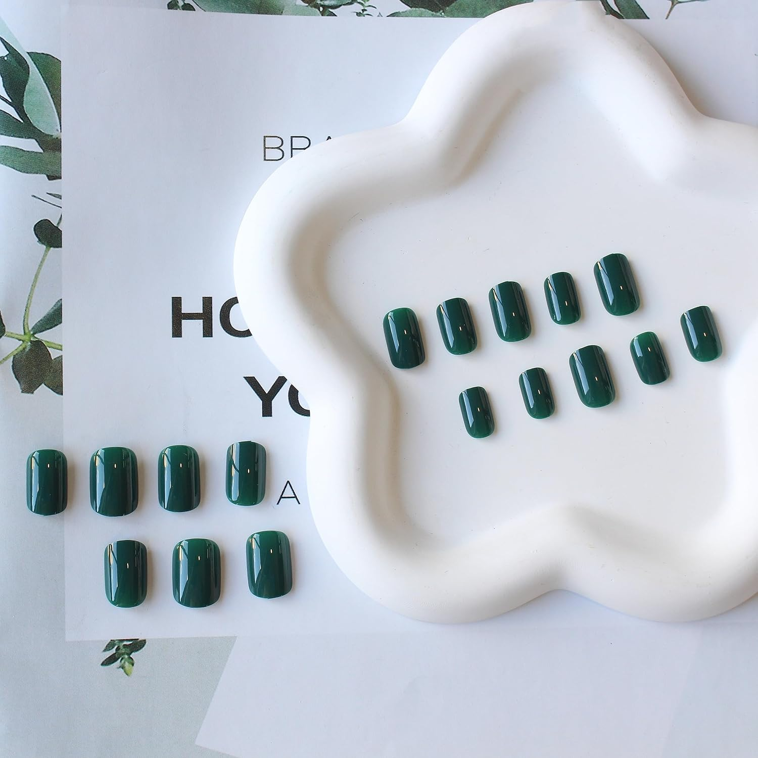 Kqueenest Dark Green Press on Nails Short Square, Short False Nails with Glue, Glossy Solid Emerald Green Fake Nails Set, Natural Fit, Reusable Small Gel Stick on Nail for Women Decoration 24 Pcs image number 2