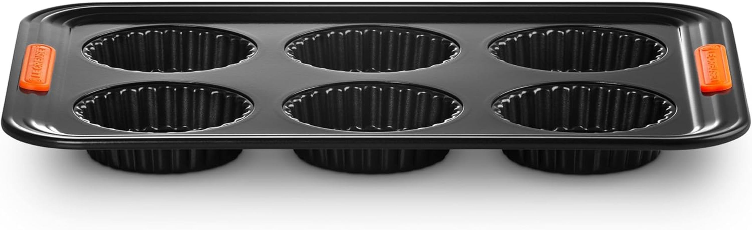 Le Creuset Non Stick Bakeware 6 Cup Fluted Tart Tin Tray image number 5