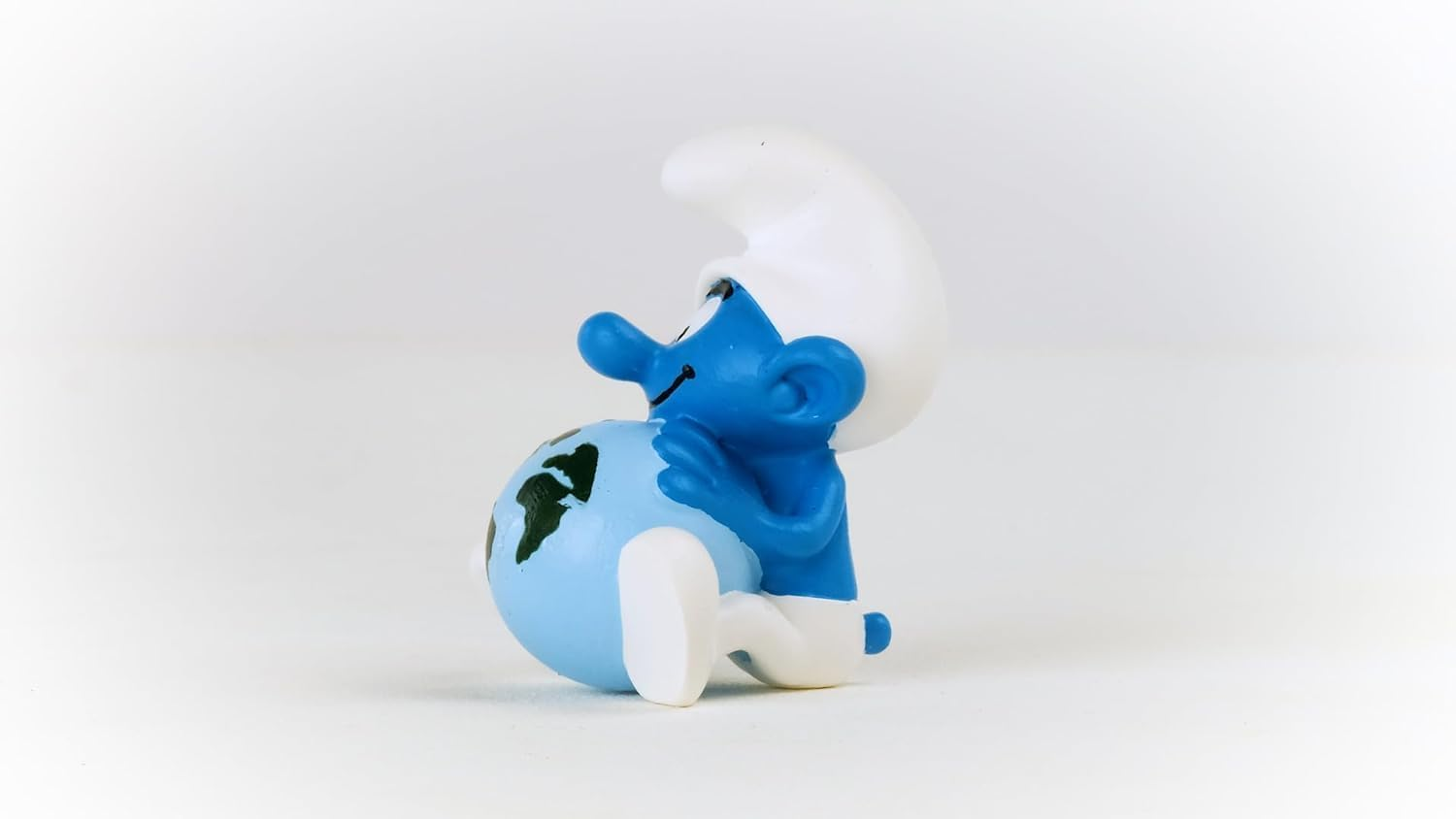 Schleich - Sustainability Smurf image number 3