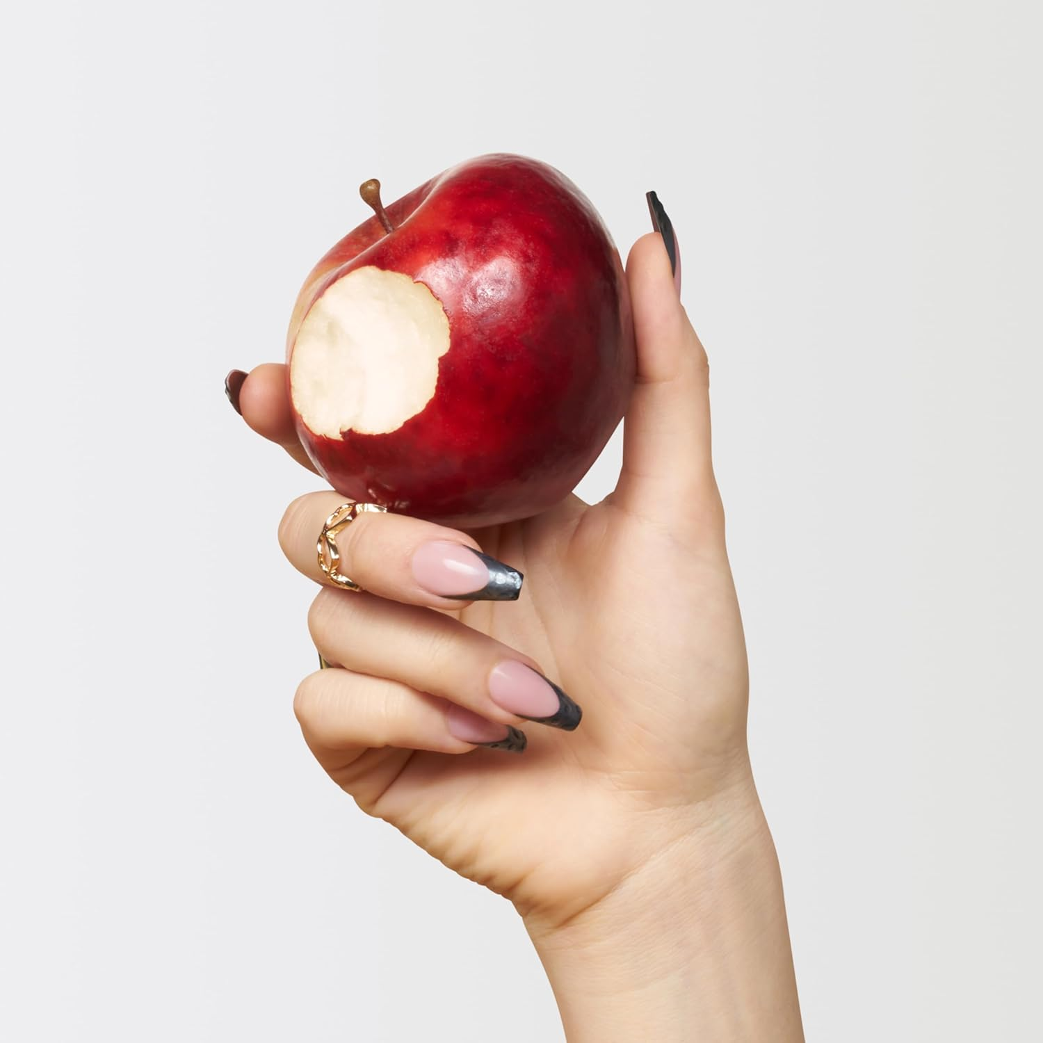 Addison Rae Fragrance Chill - Mood-Boosting Fragrance Gift Set for Women - Chamomile and Pear Blossom Notes - Eau De Parfum and Body Spray - 2 Pc image number 5