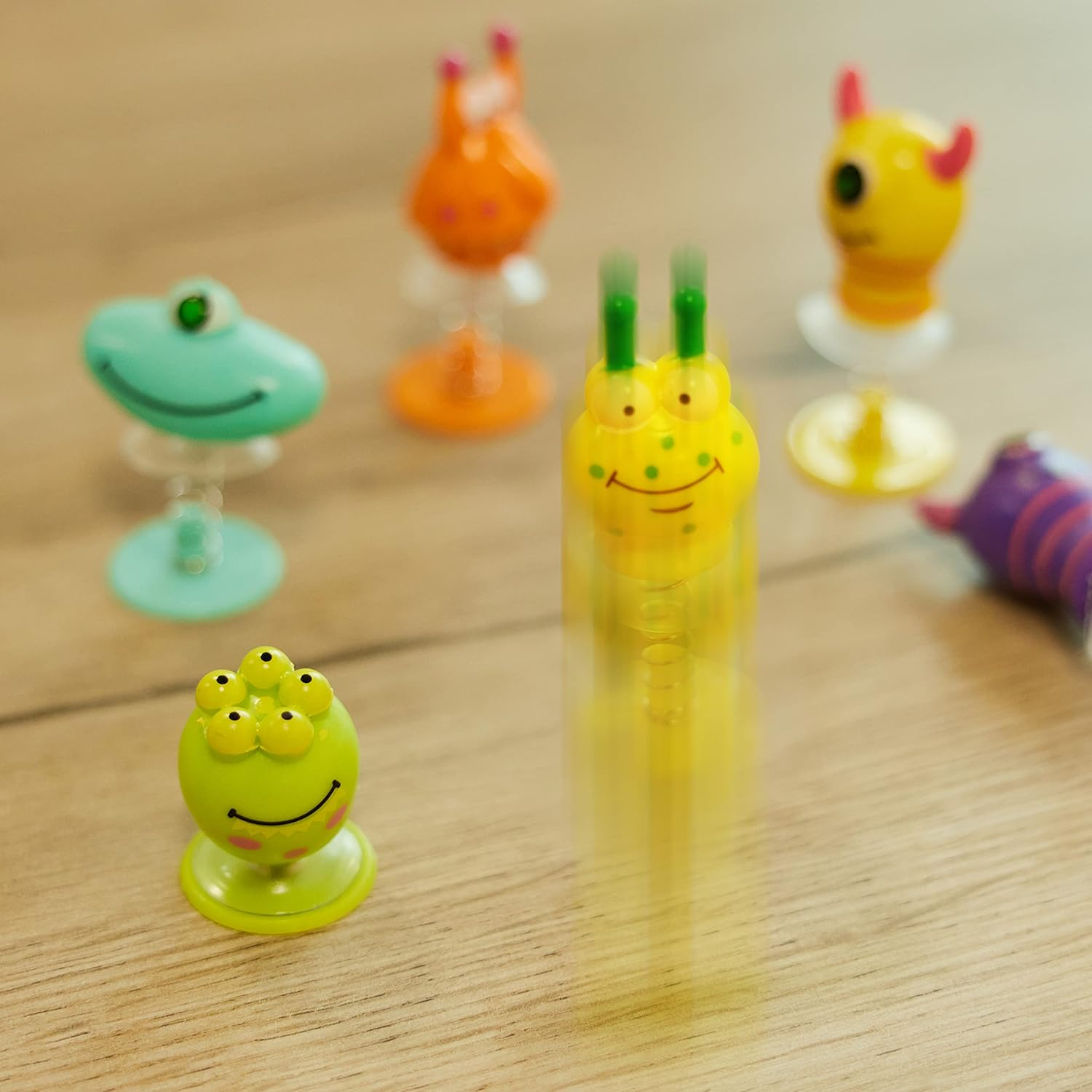 The Twiddlers Monster Jump up Toys - Pack of 36 Mini Pop Ups - Ideal for Kids Birthday Party | Goodie Bag Fillers | Classroom Prize & Rewards | Lucky Dip Favors for Children