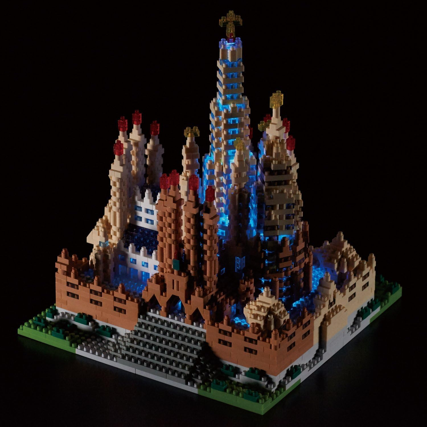 Nanoblock Sagrada Familia Deluxe Building Set (2660 Piece) image number 2