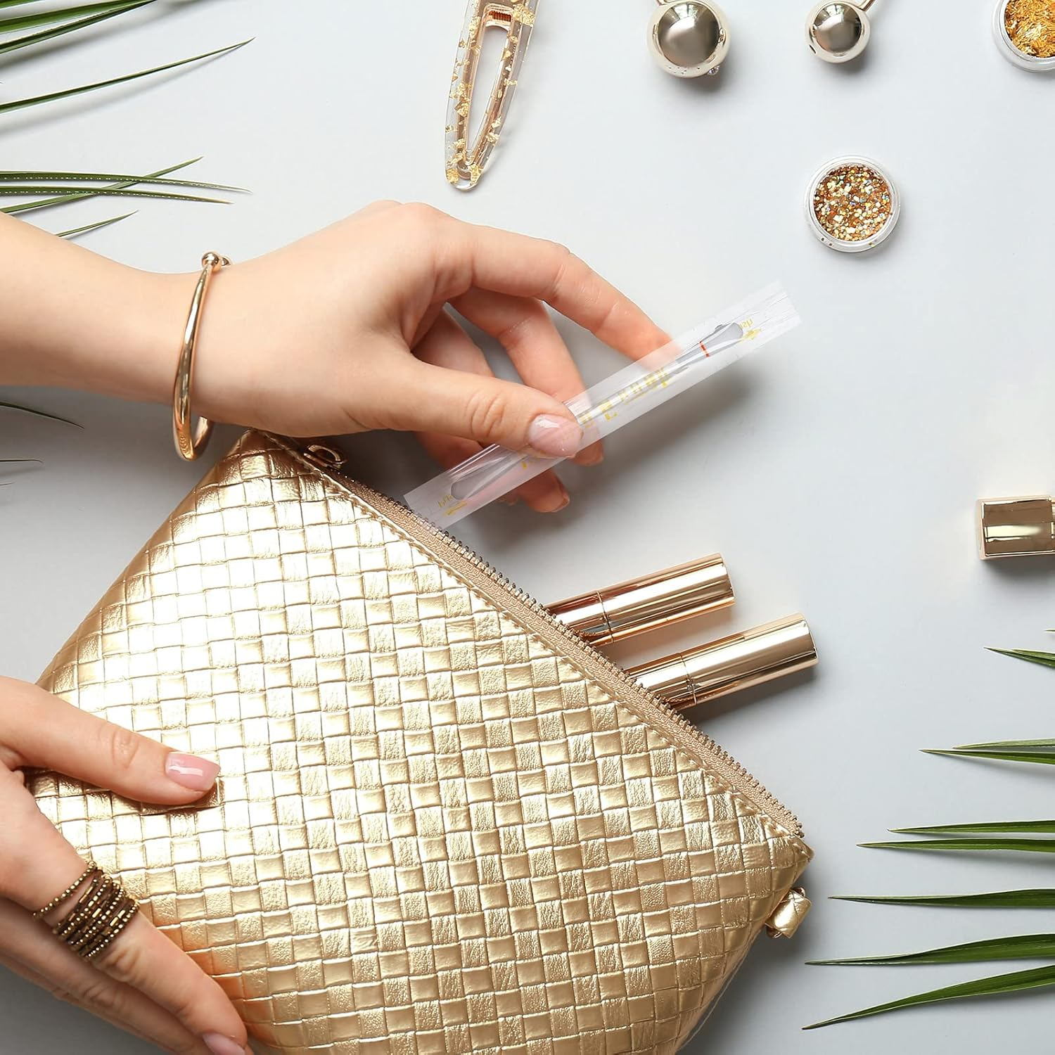 Hoolerry 200 Pcs Vitamin E Lip Oil Disposable Cotton Swabs Vitamin E Stick Oil Applicators anti Dry Moisture Cotton Swabs for Protect Lip Use before Teeth Whitening image number 6