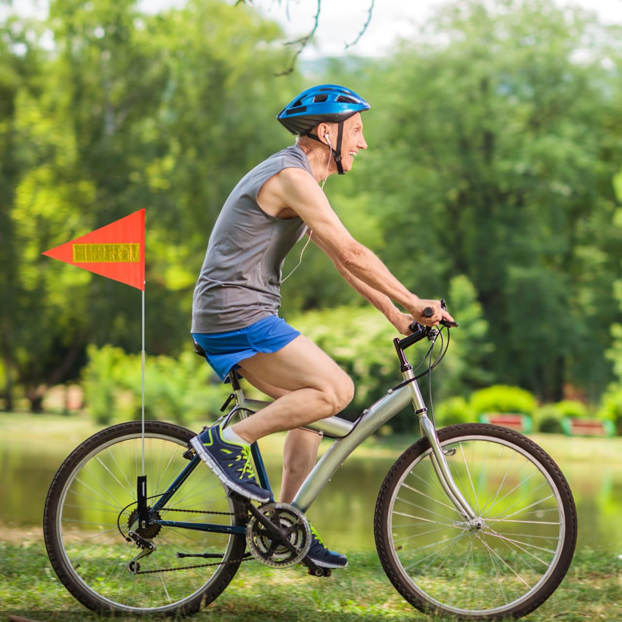 SUPVOX Reflective Bike Safety Flag with Durable Pvc High Visibility Warning Flag for Cycling Outdoor Activities Easy to Carry and Install