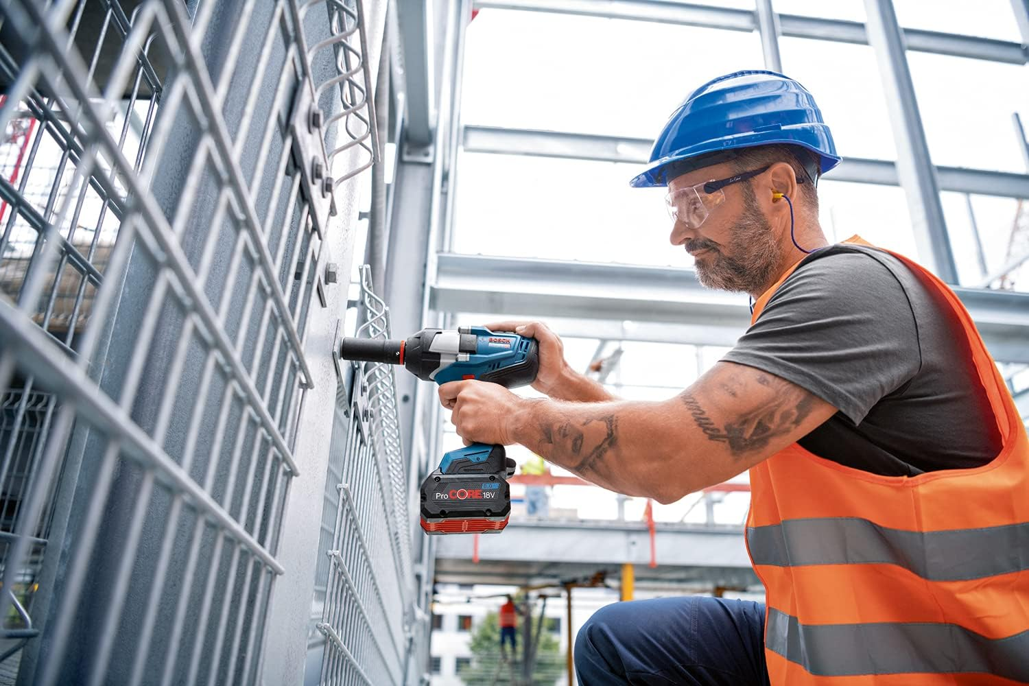 Bosch Professional BITURBO Cordless Impact Wrench GDS 18V-1050 HC (Tightening Torque 1,050 Nm, Breakaway Torque 1,700 Nm, without Batteries and Charger, in Box), Blue, Solo image number 4