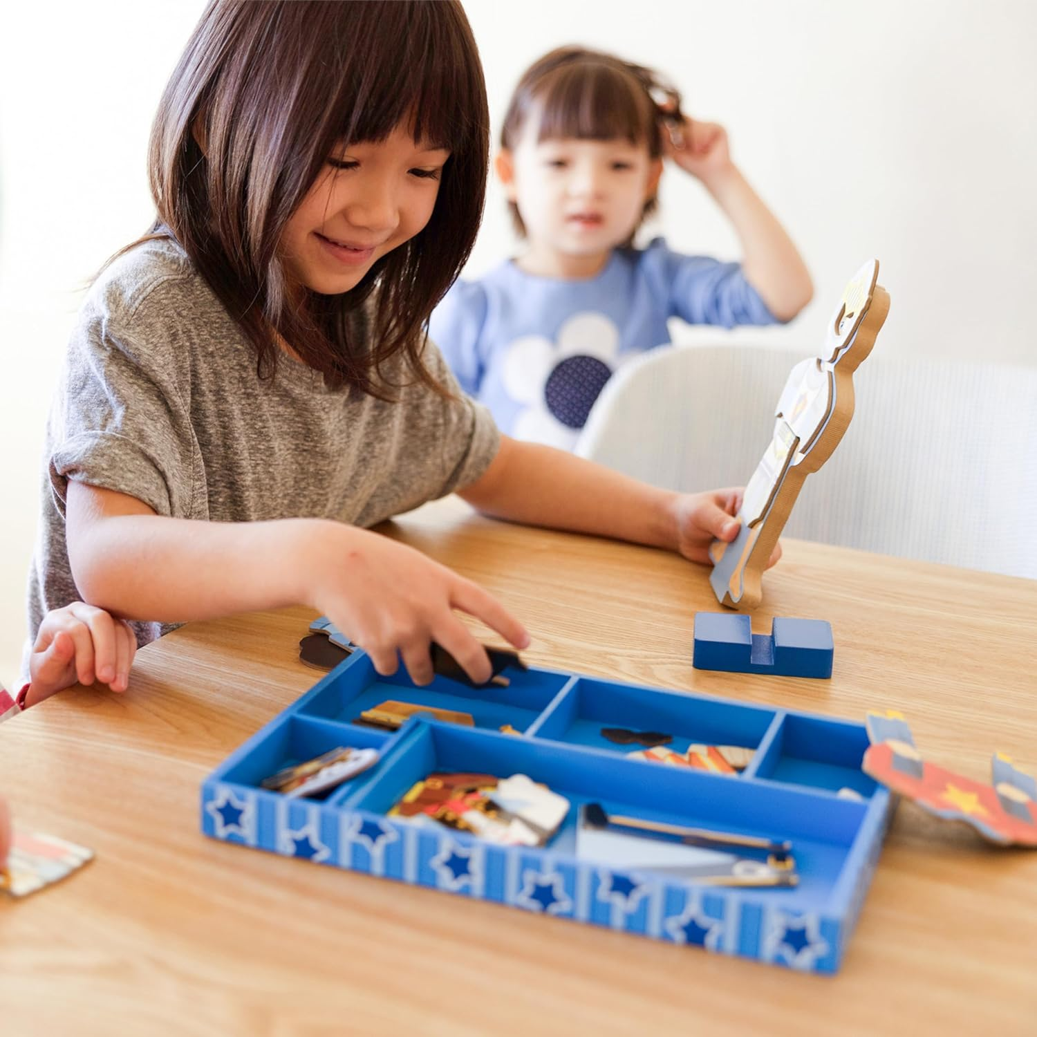 Melissa & Doug - Joey Magnetic Dress-Up - Wood image number 6