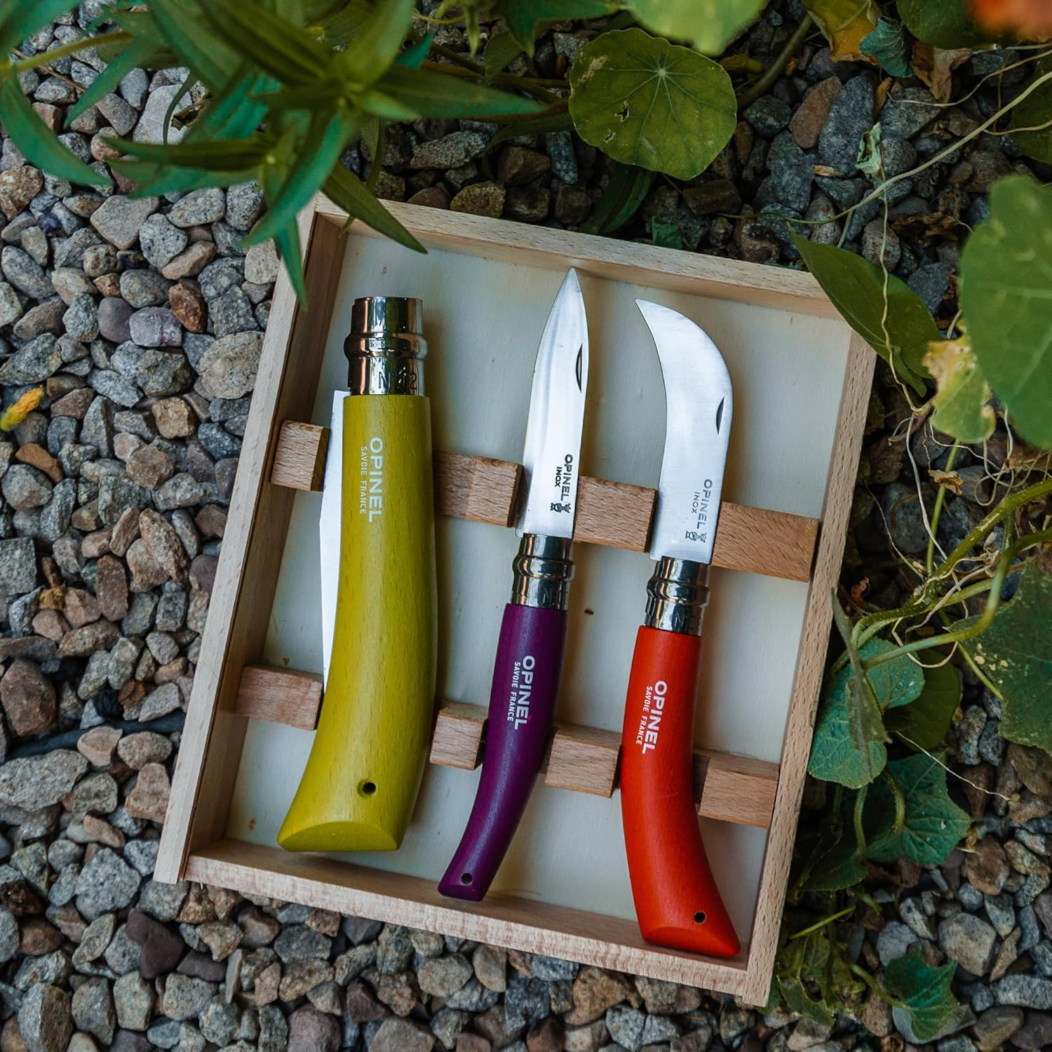 Opinel 3-In-1 Gardener'S Tool Wooden Box with N Degree12 Apple Green Handle Saw Knife image number 3