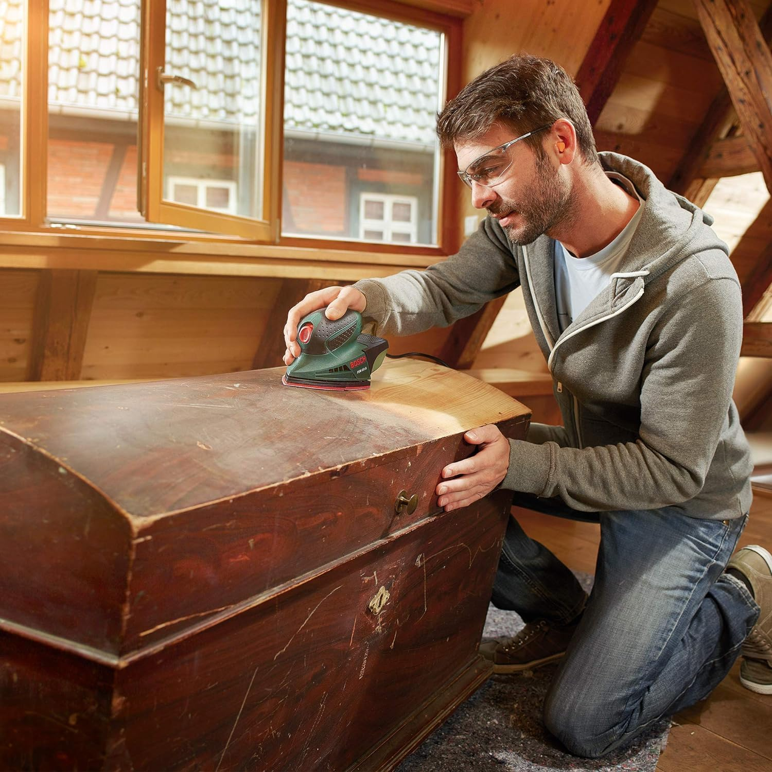 Bosch Home & Garden 80W Electric Multi Detail Palm Sander Kit, Includes 3 X Sanding Sheets (PSM 80A). Made in Europe image number 1