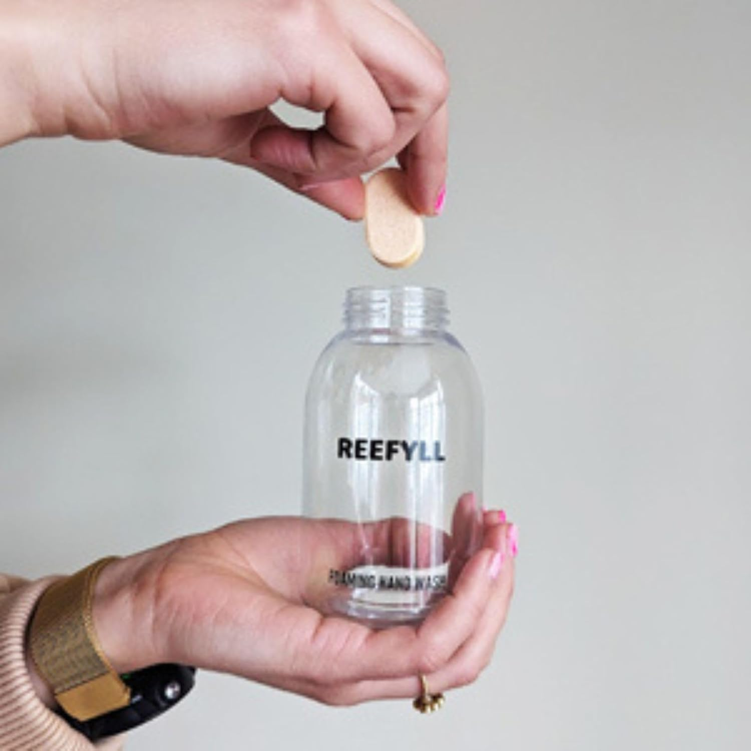 Reefyll Foaming Soap Dispenser Starter Pack with Refillable Bottle 250Ml and Hand Soap Tablet X1 for Bathroom Kitchen Countertop Refillable Foam Soap with Juicy Orange Scent Duo Pack image number 2