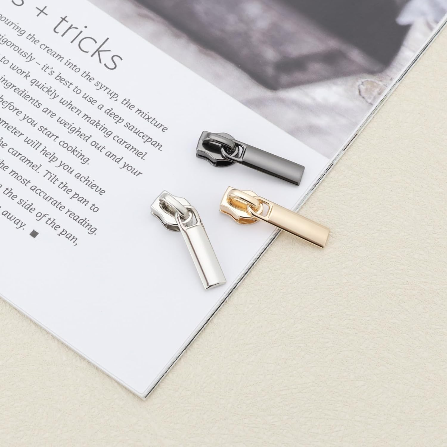 SG Store 30Pcs 3# Zippers Puller Slider Nylon Zipper Pullers Zinc Alloy Zippers Sliders for Clothes, Bags,Wallets and Suitcases Sewing Projects, Gun Black/Silver/Gold image number 4