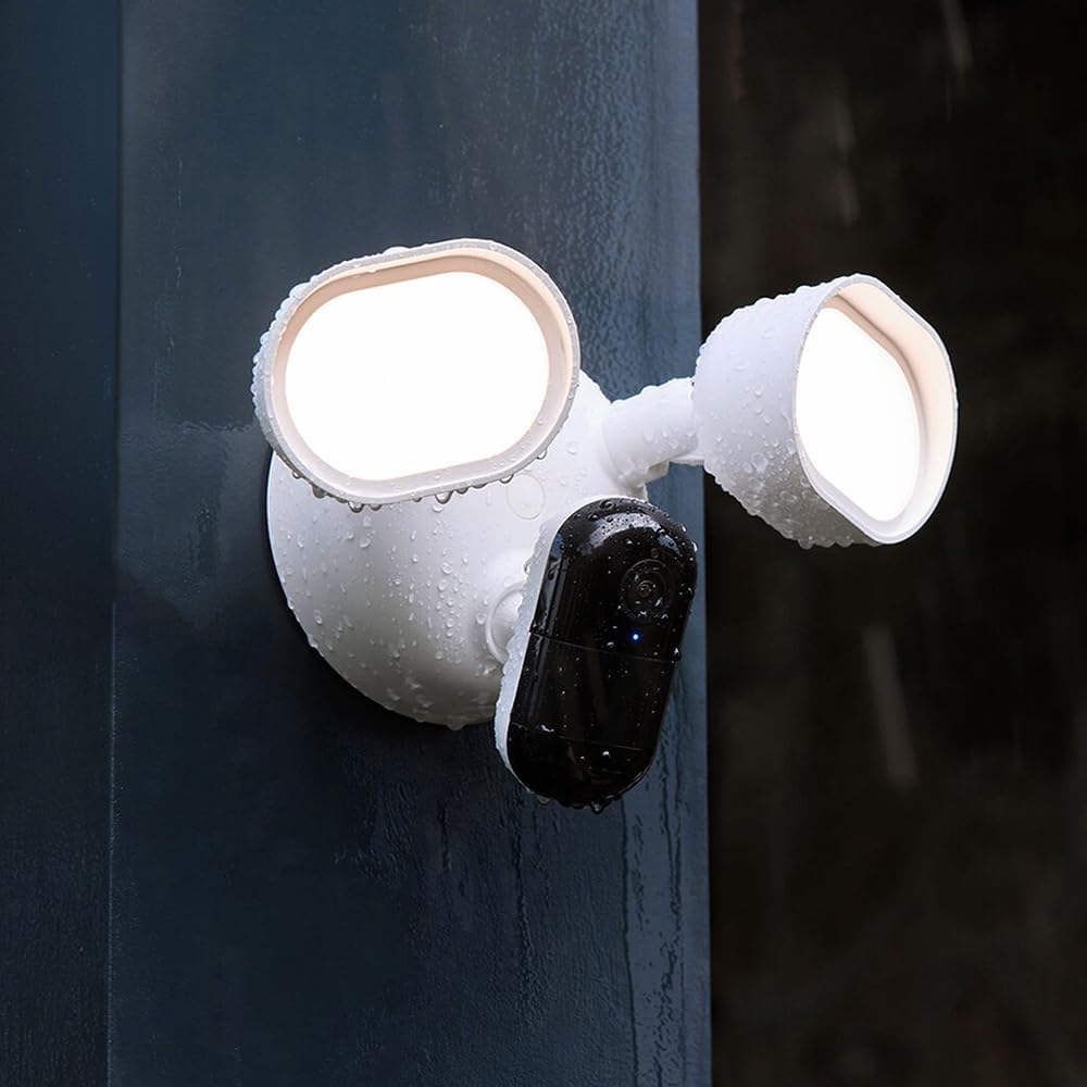 Arlo Wired Floodlight Camera | Home Security Camera with 2K Video and HDR | 2000 Lumens | Integrated Siren, Weather-Resistant, Colour Night Vision, 160&ordm; Field of View, 2-Way Audio, White (2025) image number 1