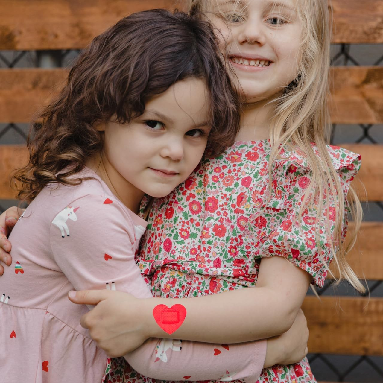 Healvian 150Pcs Heart-Shaped Adhesive Bandages for Wound Care | Waterproof Small Bandages with Breathable Flexible Material | First Aid Essential for Kids and Home Use image number 3