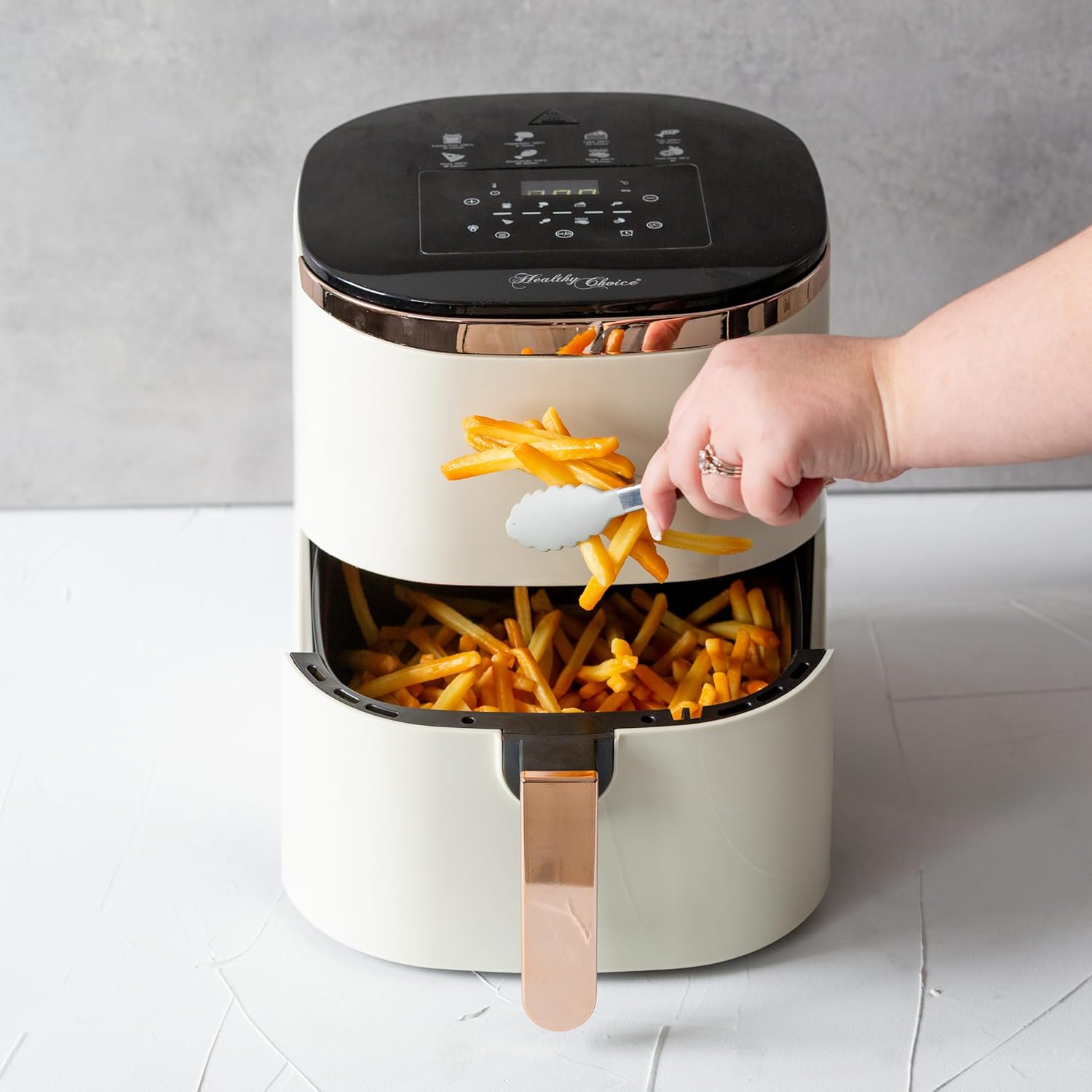 Healthy Choice: Elevate Your Cooking with Our 7L Digital Air Fryer! Enjoy 8 Pre-Set Touch-Control Cooking Programs for Healthy, Crispy Delights. Dishwasher-Safe Basket. Power: 1400W - White