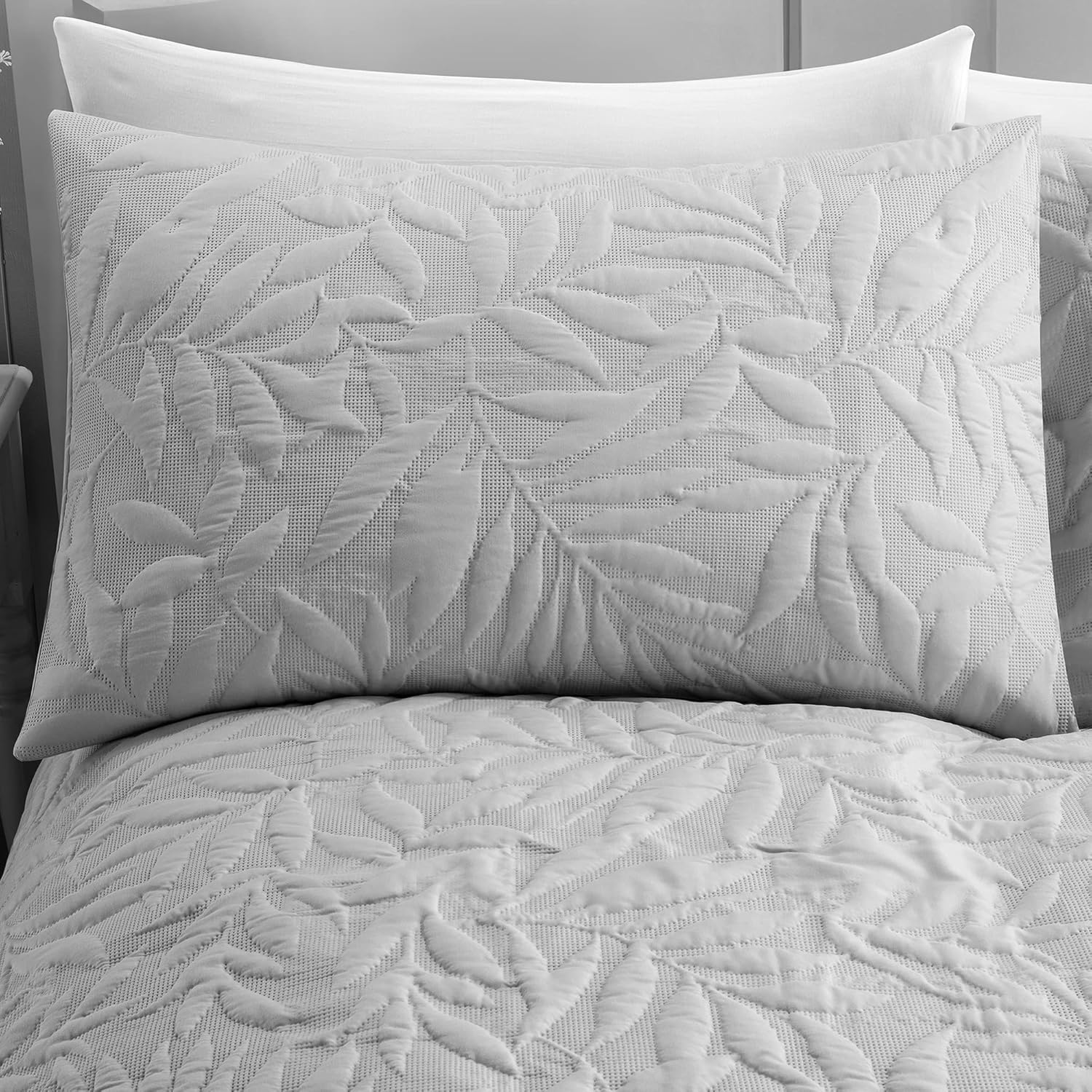 Serene - Silver Leaf Embossed Duvet Cover - King Bedding Size (230 X 220Cm) - Soft Touch - Leaf/Leaves Embroidery Duvet Cover in Silver - Luxury Bedding Set - Luana Collection image number 2