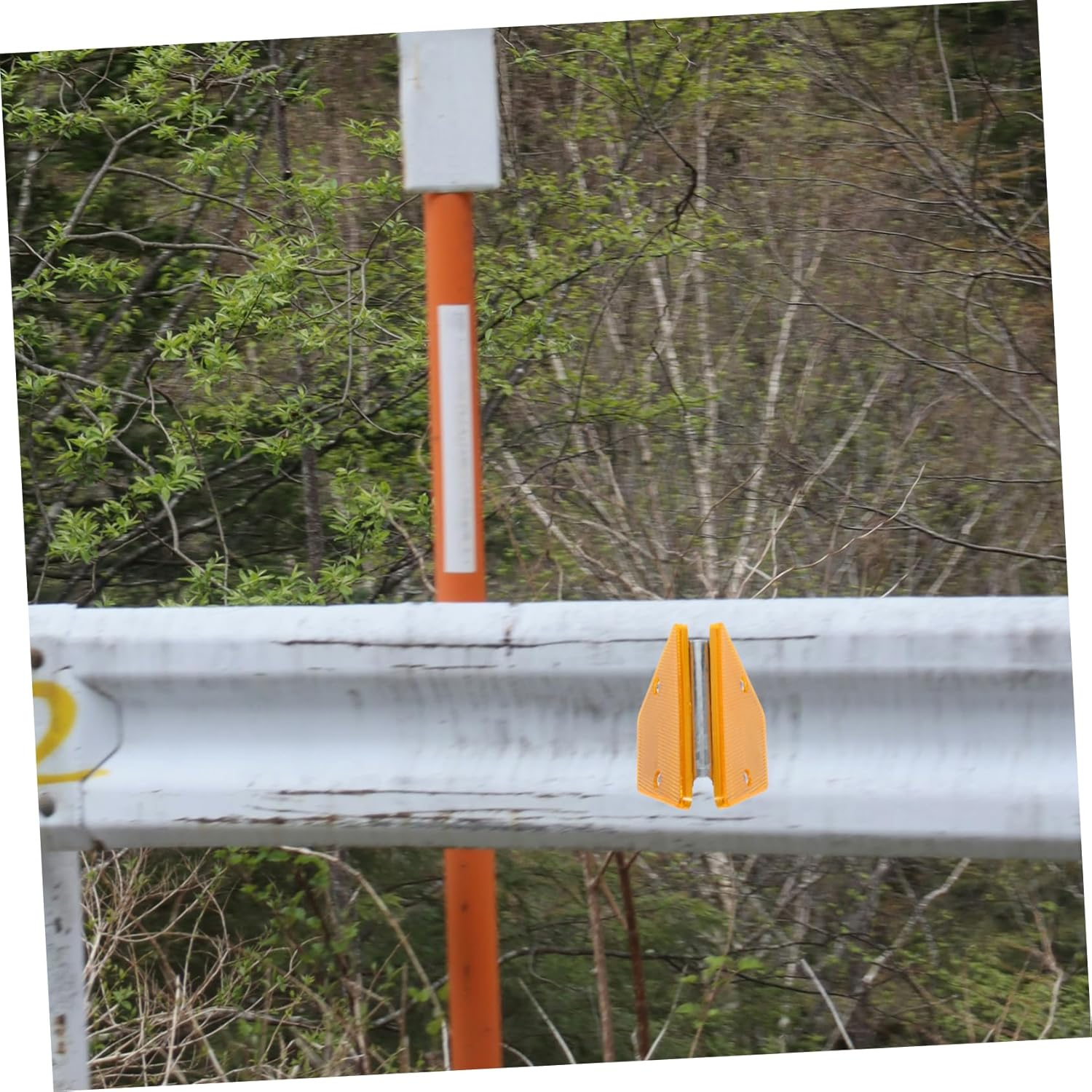 ULTECHNOVO 8Pcs Trapezoidal Road Reflectors Reflective Road Delineators for Highway Nighttime Driver Safety image number 4