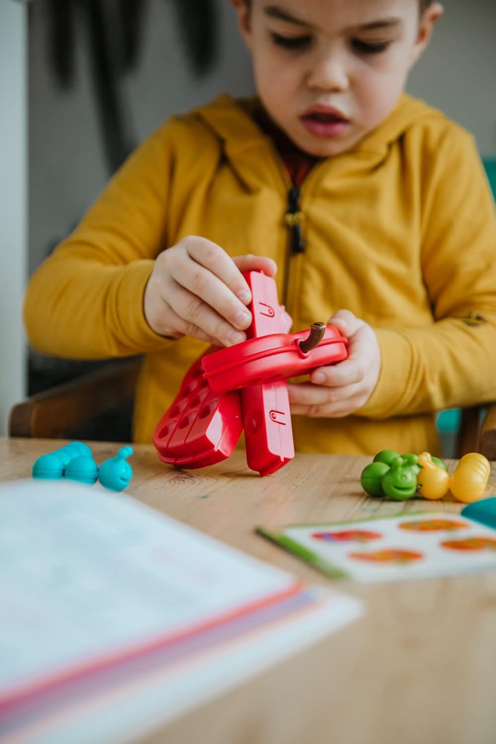 Smart Games Apple Twist Puzzle image number 1