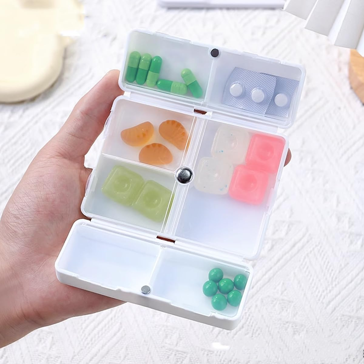 AIMALL 4 PCS Seven-Day Medicine Box, Magnetic Absorption Folding Pill Organizer, 7-Cell Independent Classification Box for Weekly Medication image number 6