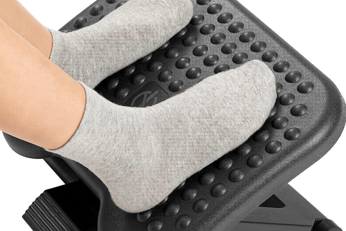 Ergolux Adjustable under Desk Foot Rest (Black) - ELFTRSTR02A image number 3