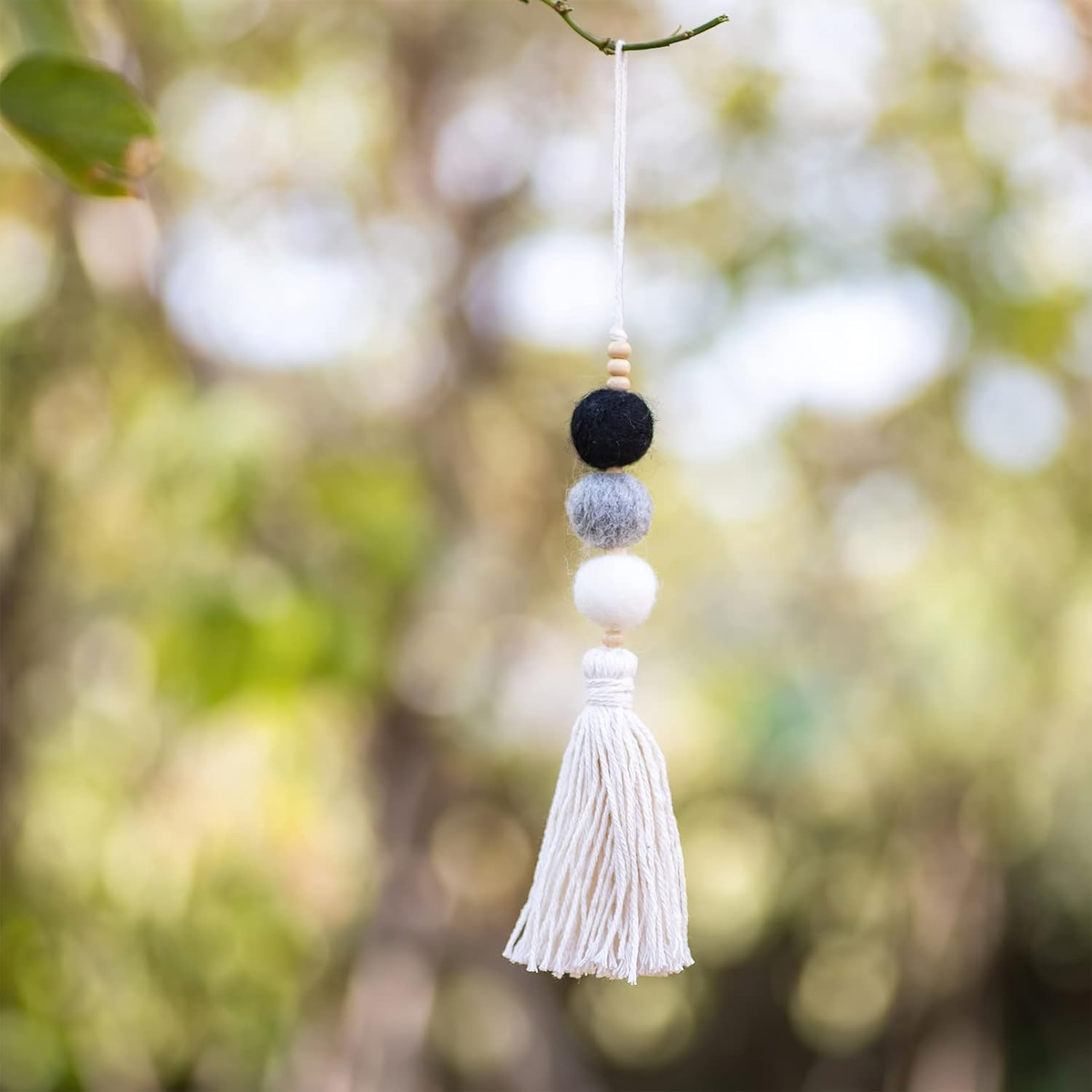 Colorful Felt Ball Car Diffuser Essential Oil Bead Aromatherapy Car Vent Diffuser Boho Tassel Hanging Car Charm Vent Clips Car Interior Decor Air Freshener (Black)