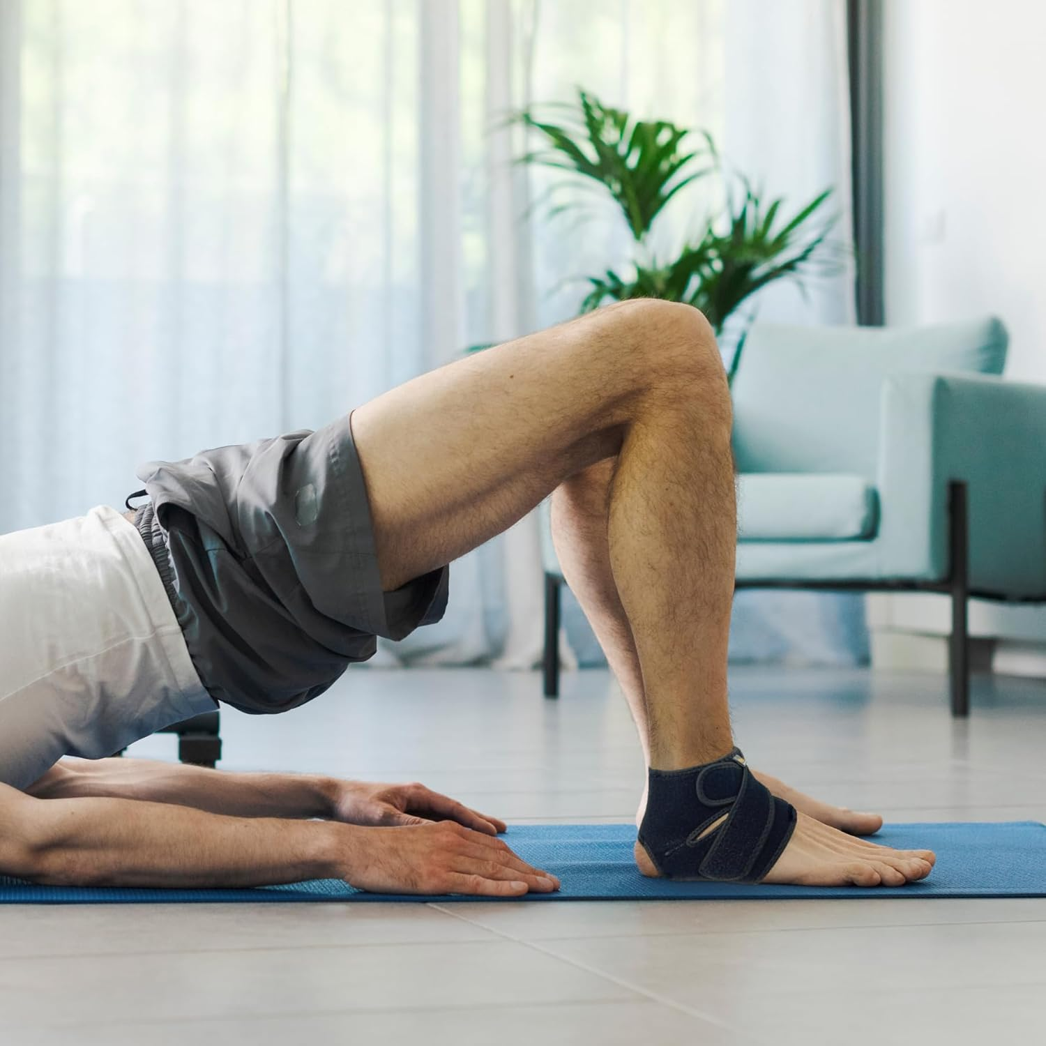 BRACOO Ankle Brace, Ankle Support for Plantar Fasciitis, Achilles Tendonitis, Ligament Damage, Sprained Ankle, Sprain, Pain Relief, Injury Recovery, Open-Heel Design, FS10, Black, S/M image number 7