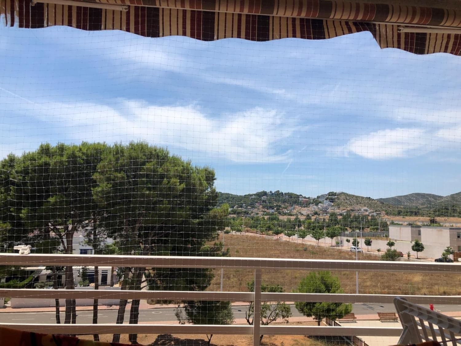 Cat Balcony Net Cat, Balcony Fence for Pets, Cat Netting Anti-Fall, Transparent Nylon Pet Mesh Fence for Dogs & Cat, Pet Safety Net for Balcony/Stairs/Window - 8X3Cm(26 X 10 Ft) - Transparent 6X3M image number 5