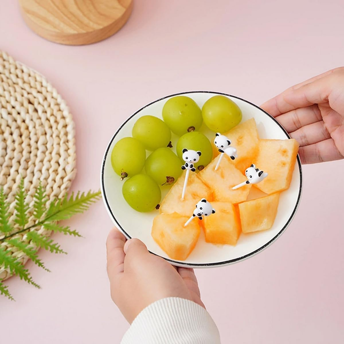 8Pcs/Set Cartoon Animal Fruit Fork Panda Lunch Picks, Kids Snack Dessert Decoration Mini Forks Toothpick Lunch Salad Decoration Accessories Cake Picks (Panda) image number 2