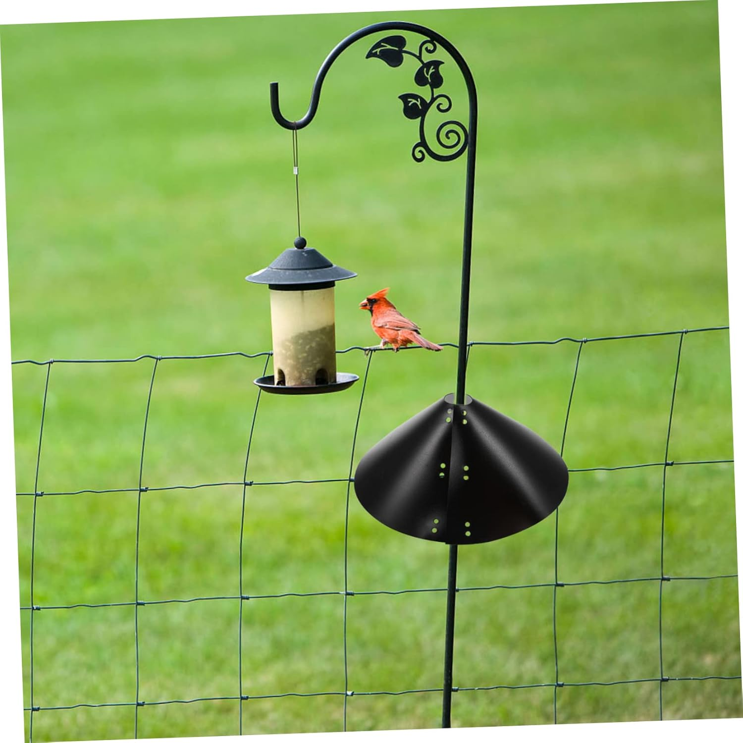Pole Hanging Squirrel Baffle for Feeders Creative Baffle Design Protect Feeder from Squirrels image number 3