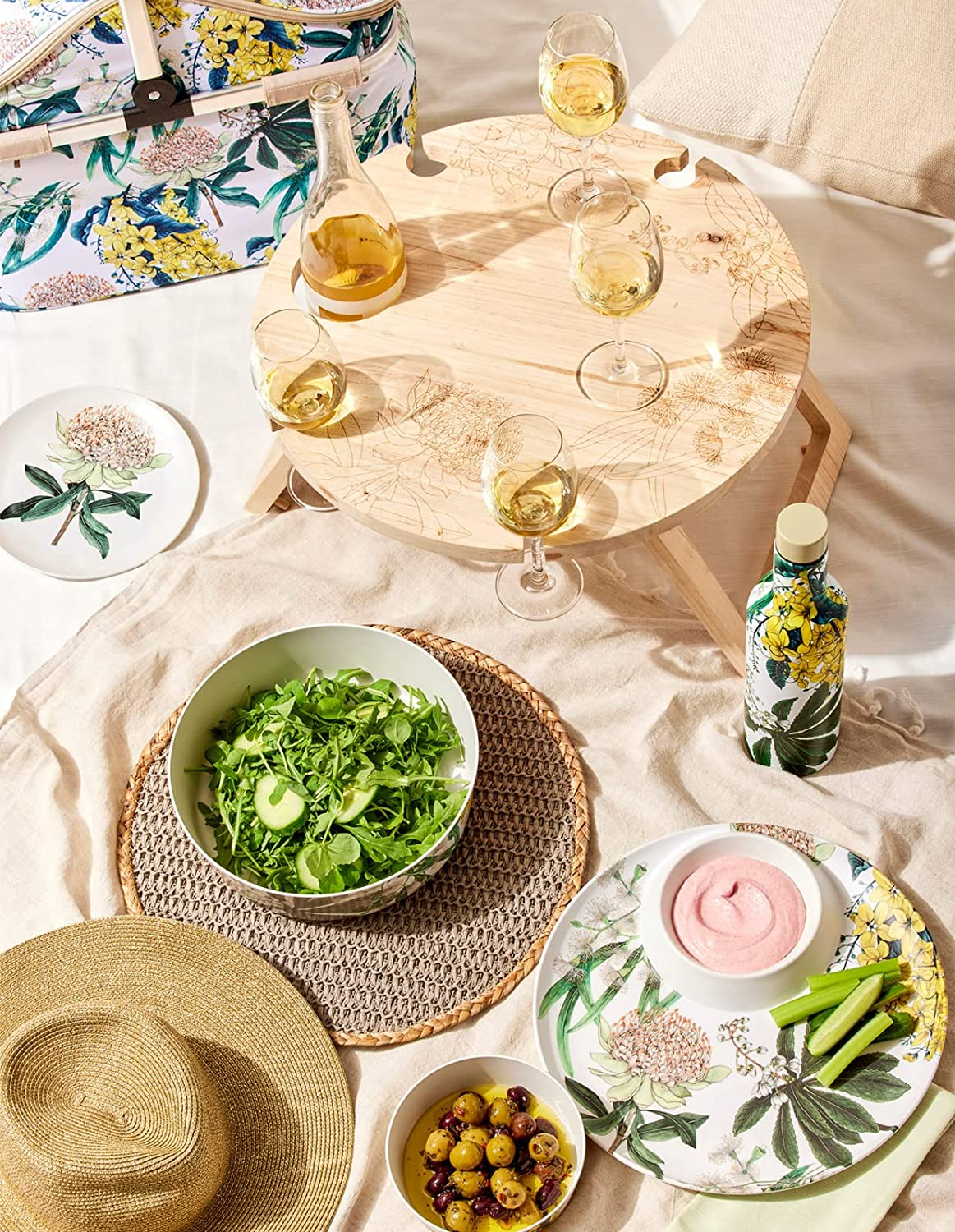 Maxwell & Williams the Blck Pen Golden Summer Insulated Picnic Bag with Basket Base Large image number 4