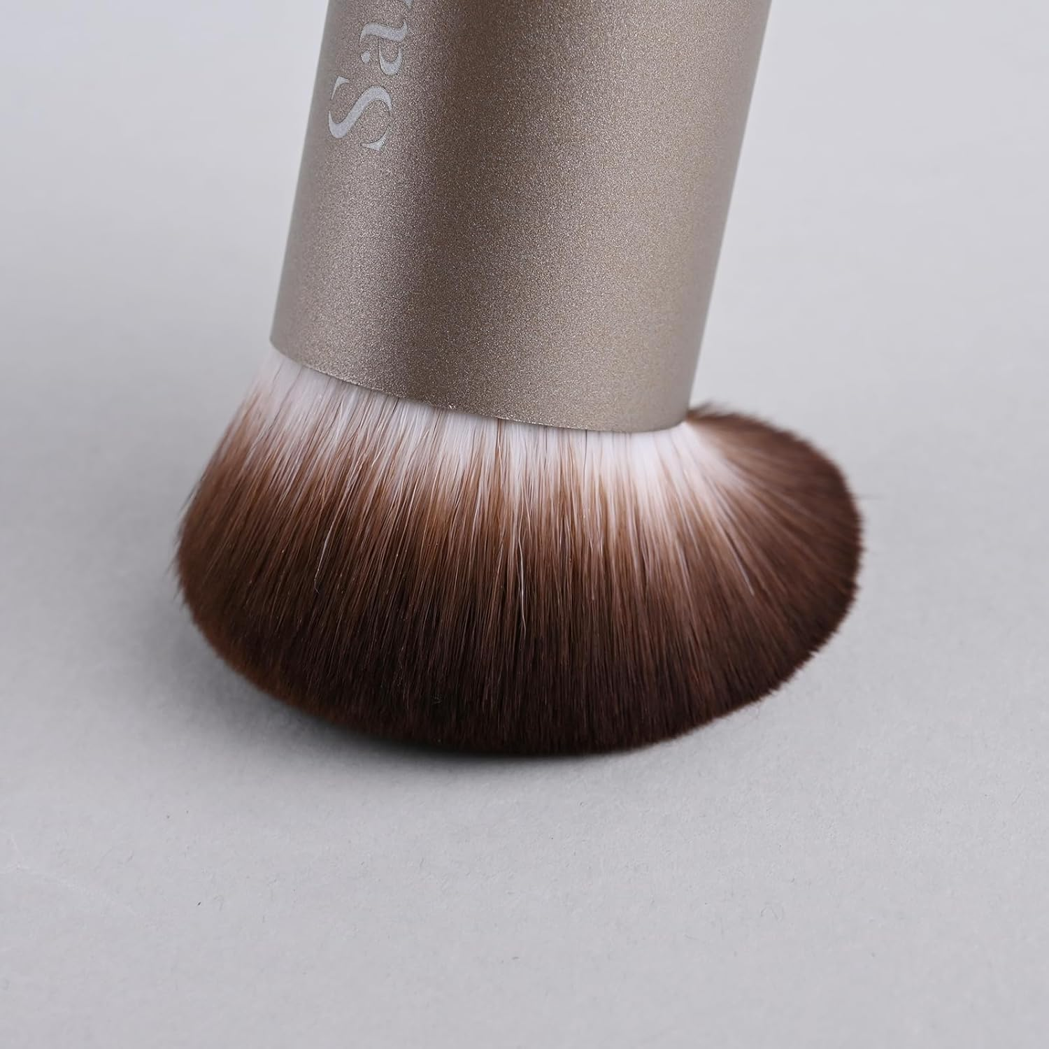 Kabuki Makeup Brush - Blender Brush for Powder, Cream, Liquid Foundation, Sunscreen, Blush Blending & Bronzer - Professional Make up Brush - Full Face Makeup Brush - Vegan & Cruelty Free image number 3