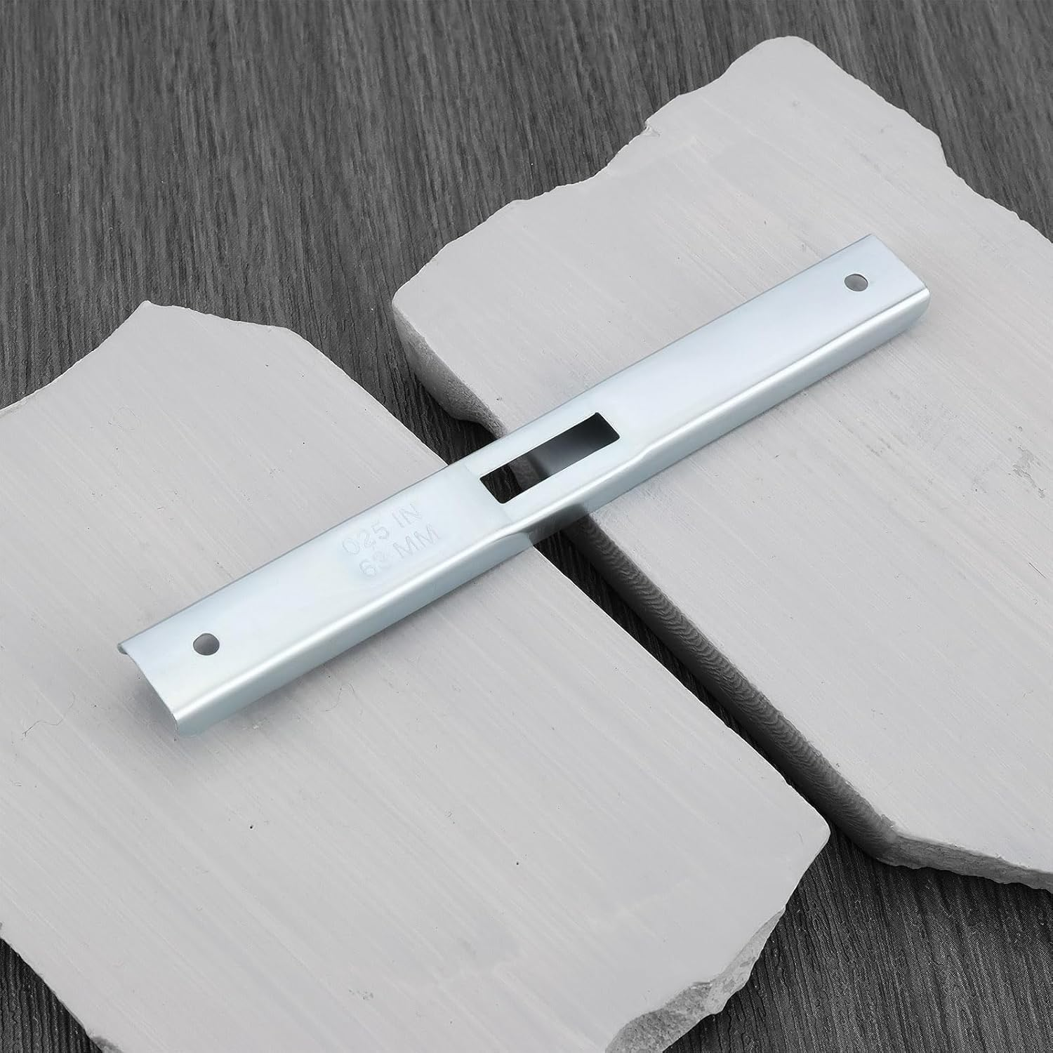 2Pcs Portable Chainsaw Depth Gauge File Guide Tools 0.63Mm Compatible with Oregon Raker Chain Saw image number 3