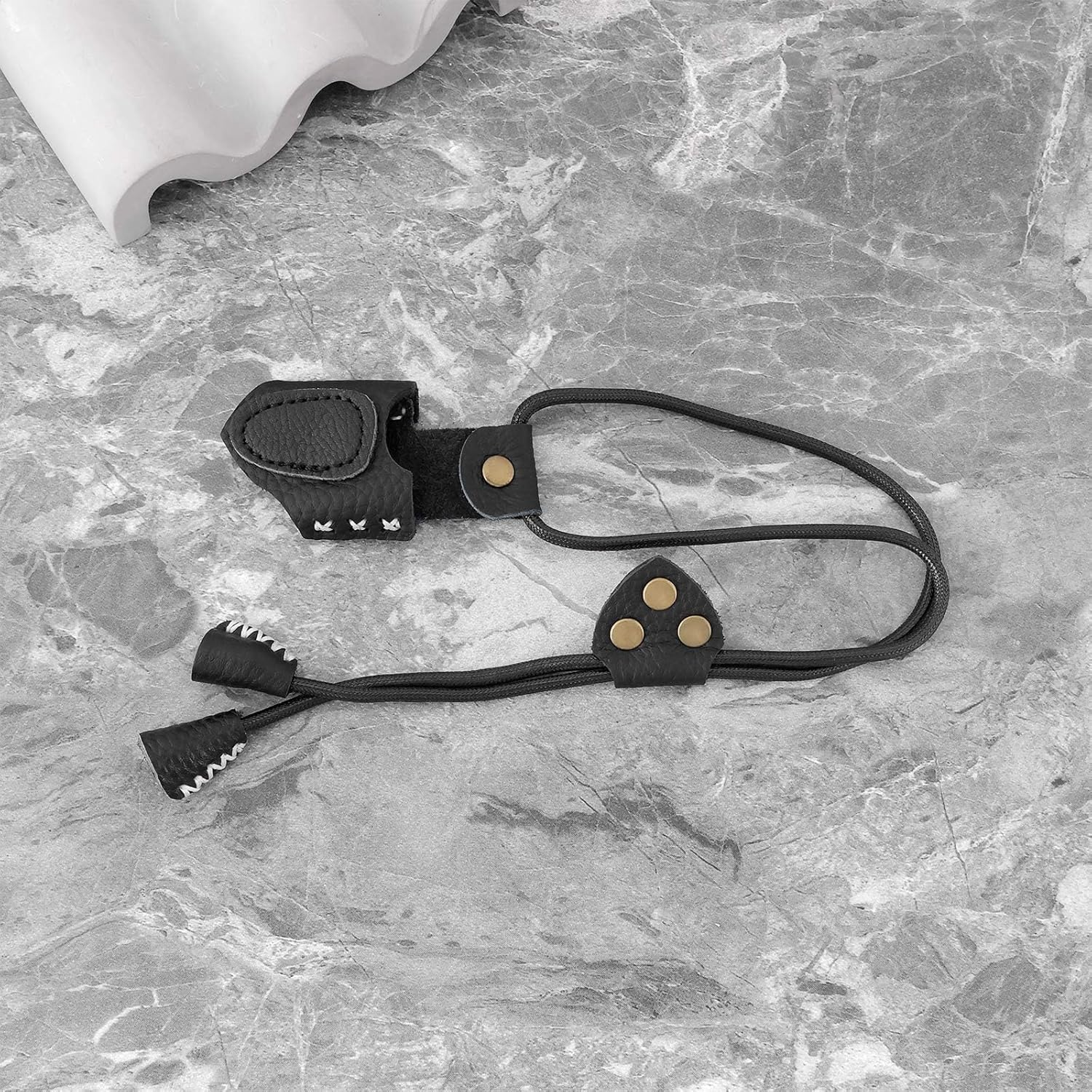 YINETTECH 1PC Archery Thumb Ring PU Leather Thumb Guard Ring with Rope Length 30Cm for Novice Archers Archery Competition Training Black image number 6