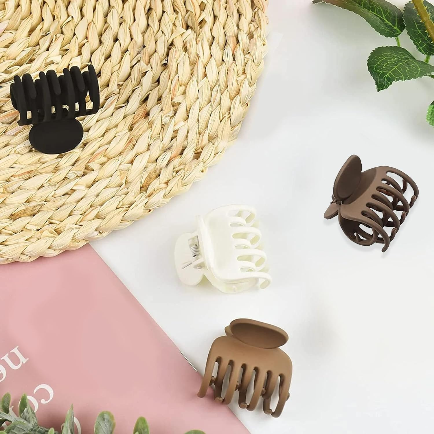 Pack of 4 Medium Claw Hair Clips, Hair Clips, Women'S Thin Hair, Plastic Hair Clip, Medium Size, Double Row Jaw Clips, 4 Colours, Non-Slip Hair Clips, for Women and Girls