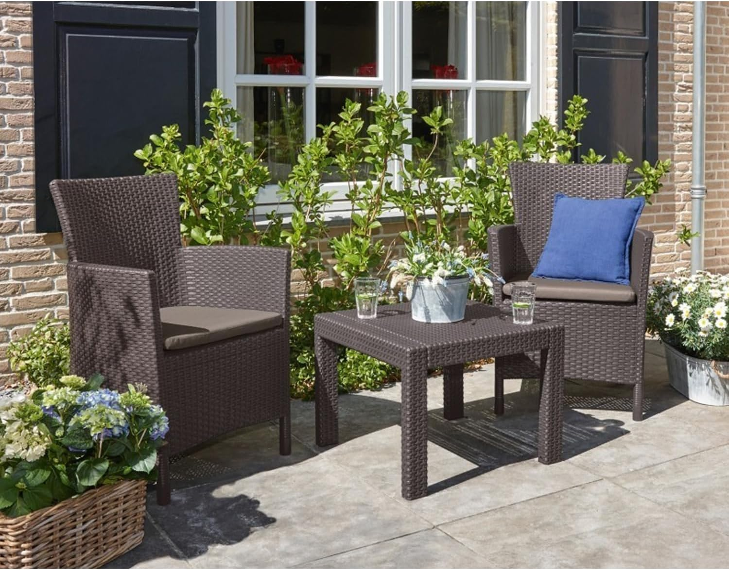 Keter Rosario Balcony Furniture Set, 2 X Armchairs and 1 X Table, Rattan Look, Plastic, Perfect for Balcony, Patio or Garden, Weatherproof and Uv-Resistant, Brown/Beige image number 2