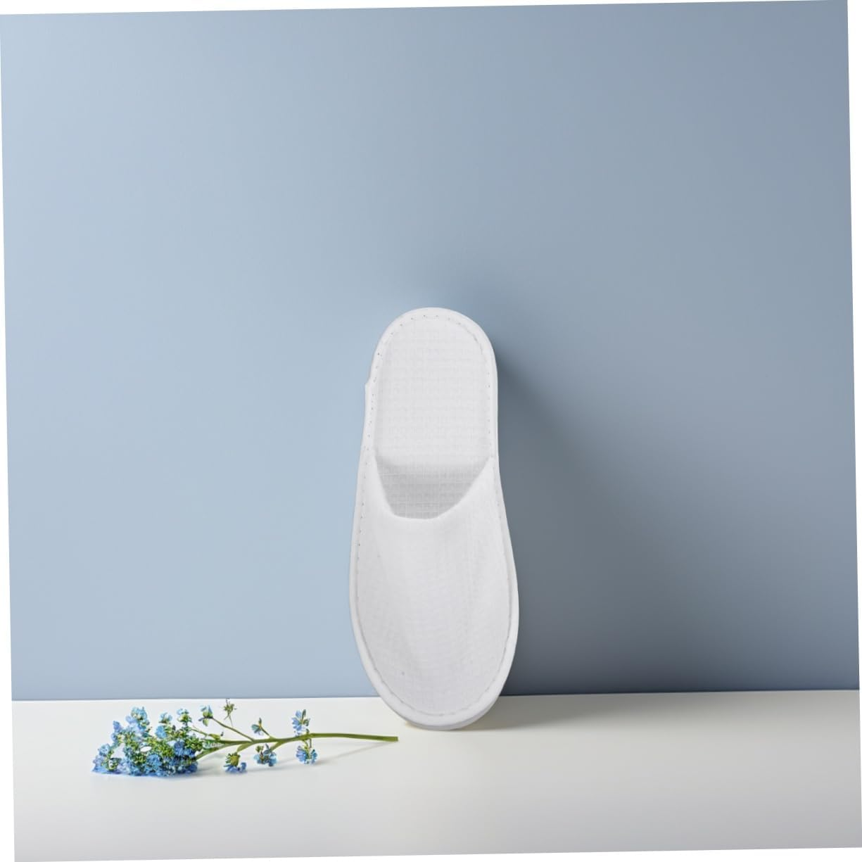 GANAZONO Disposable Slippers 2 Pairs Comfortable Hotel Salon Slippers Non-Slip Design for Home Guests and Travel image number 4