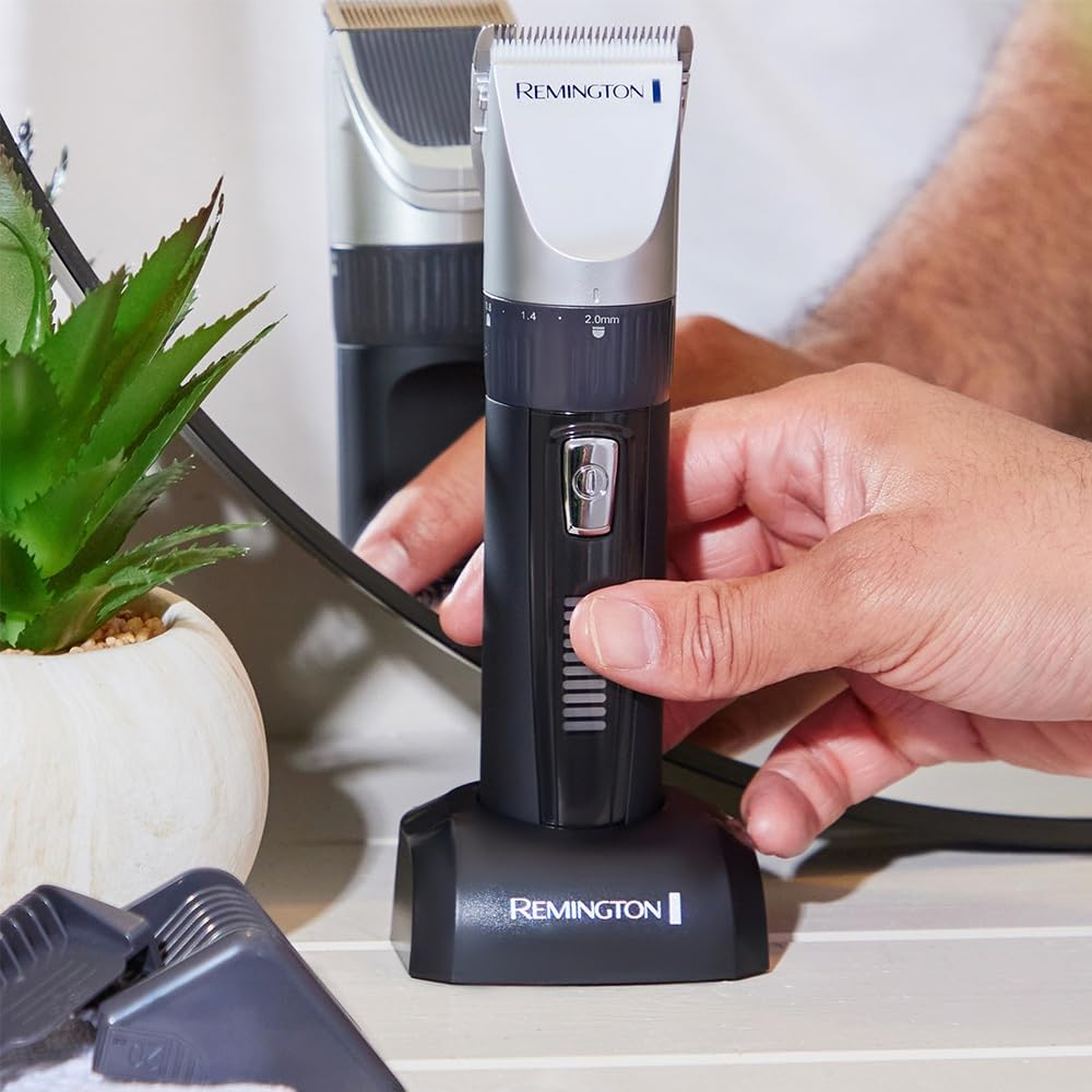 Remington HC5811 Professional Hair Trimmer (Self-Sharpening Ceramic Blades, 10 Attachment Combs, Mains / Battery Operated, Durable Lithium Battery, Professional Aluminium Case, Hairdressing Cape) Hair Trimmer, Hair Trimmer image number 3