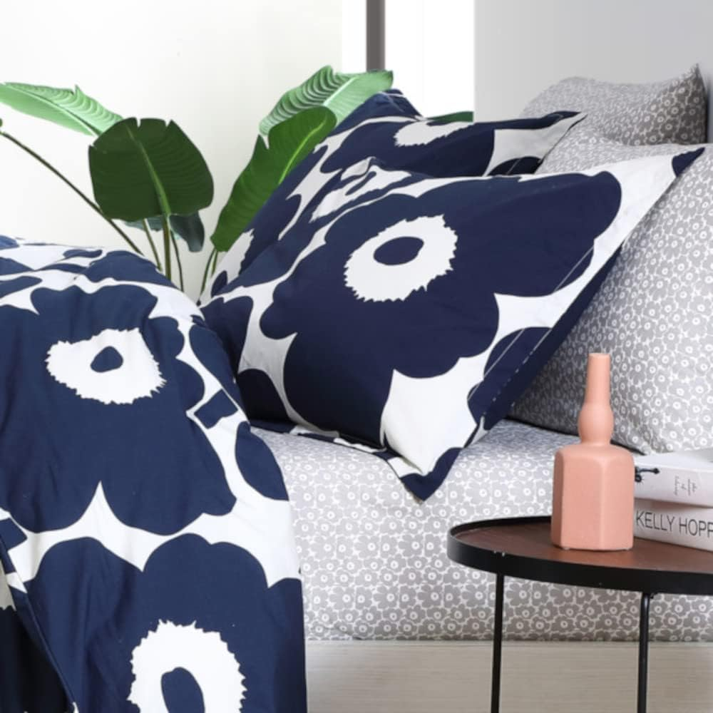 MARIMEKKO - King Duvet Cover Set, Cotton Bedding with Matching Shams & Botton Closure, All Season Home Decor (Unikko Indigo, King) image number 3