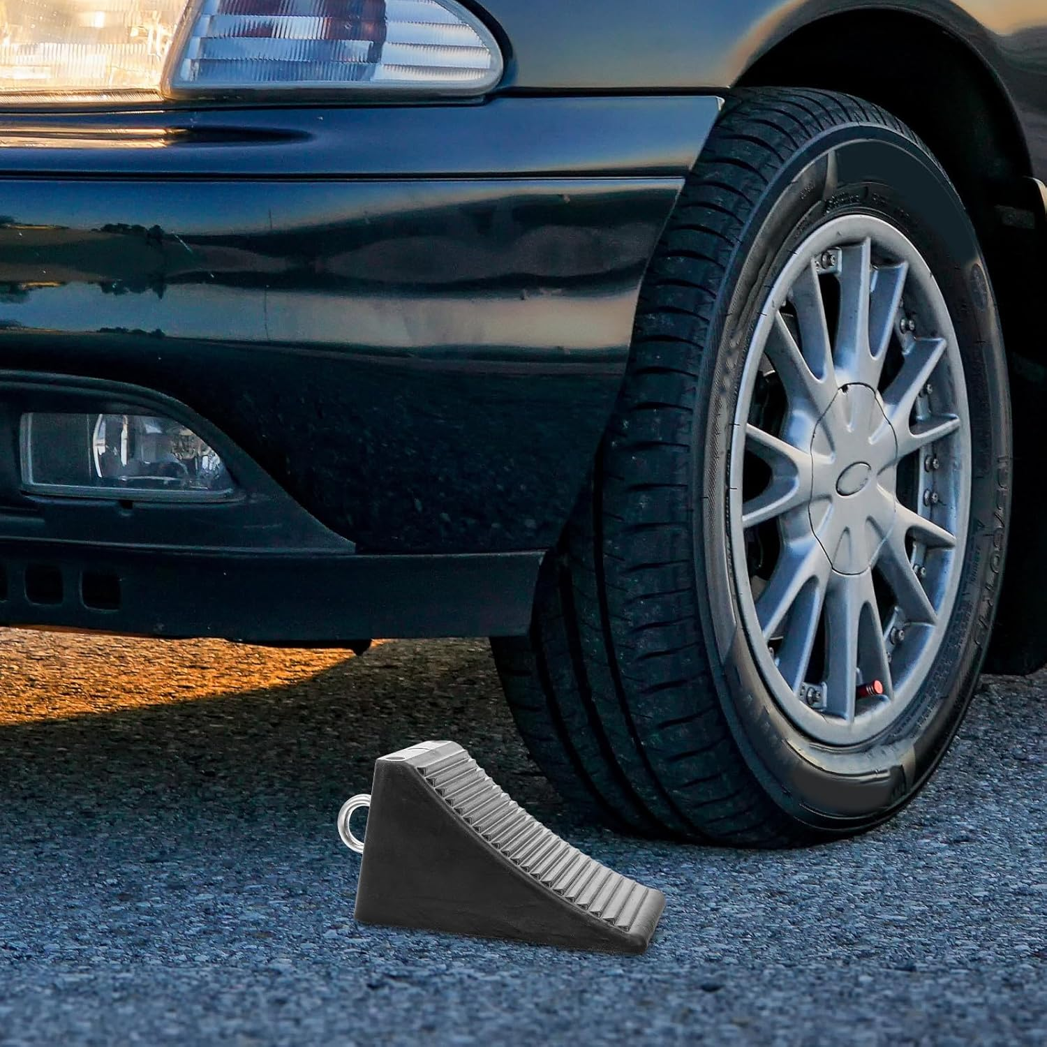 CHILDWEET Portable Rubber Wheel Chock 16X9X9Cm Anti-Skid Tire Stopper for Car and Truck Ramps Heavy Duty Vehicle Wheel Block for Secure Parking and Maintenance