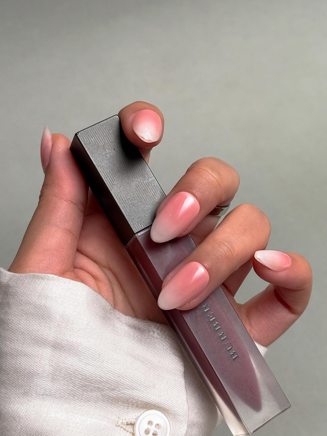 Bianco Sue Press-On Nails | Pink to White Ombre Almond False Nails, Reusable Stick-On Fake Nails with Adhesive Tabs and Glue | Salon-Grade Quality | Transparent Storage Box | 15 Sizes - 30 Nail Kit image number 3