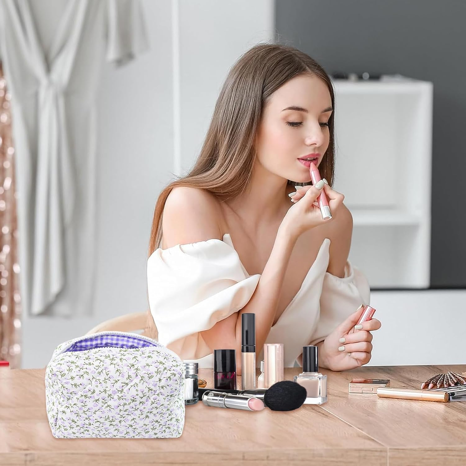 LUHOCIY Cosmetic Bag Flowers, Quilted Cosmetic Bag, Make up Bag, Made of Soft Cotton Material with Zip for Holding Various Make-Up Utensils, Purple, in a Sweet and Fresh Morandi image number 4