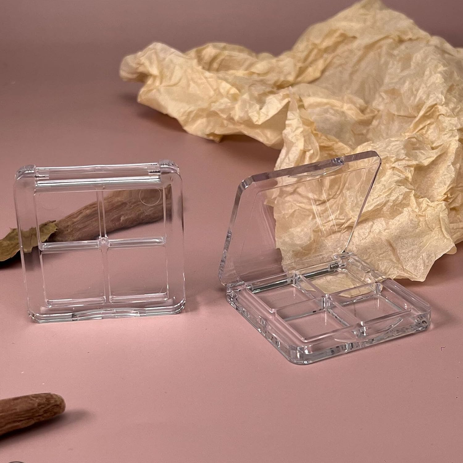 2 Pcs Refillable Cosmetic Palette for DIY Eyeshadow, Transparent Empty 4 Grid Plastic,Powder, Blush and Lipstick image number 2