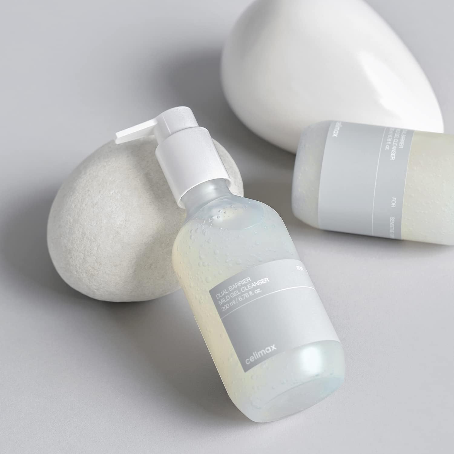 Celimax Dual Barrier Mild Gel Cleanser | with Ceramide, Facial Cleansing, Hydrating, Moisturizing, Soothing, Calming Face Wash, 200Ml image number 3