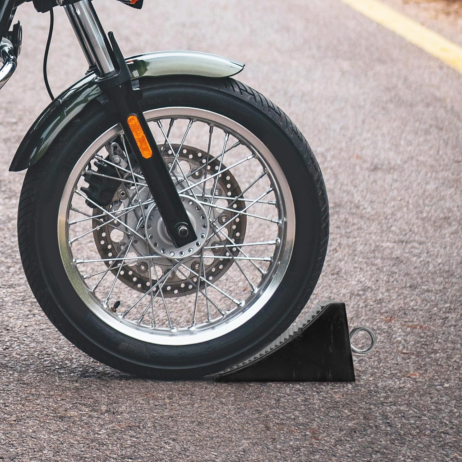 CHILDWEET Portable Rubber Wheel Chock 16X9X9Cm Anti-Skid Tire Stopper for Car and Truck Ramps Heavy Duty Vehicle Wheel Block for Secure Parking and Maintenance image number 2