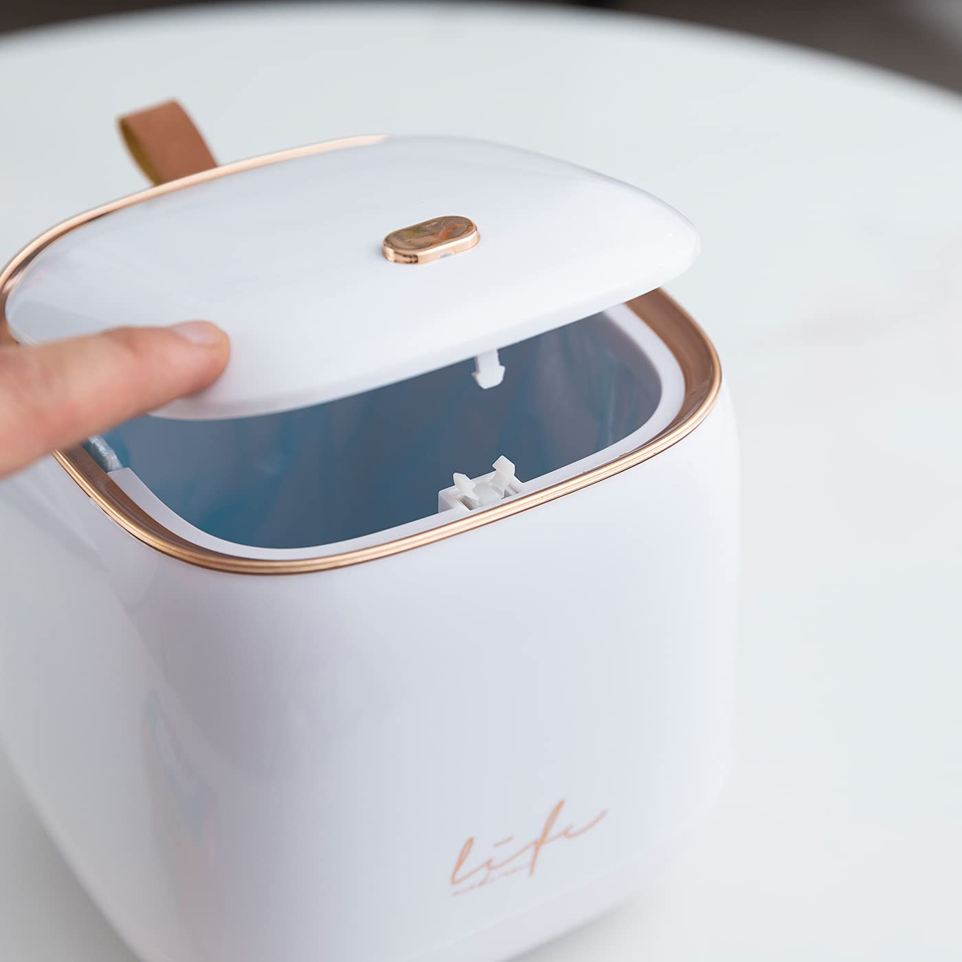 Recycle Bin Plastic Creative Mini Desktop Trash Can with Lid Small Home Office Cleaning Trash Can Button Desktop Storage Bucket Light Trash Can, with 50 Trash Bags