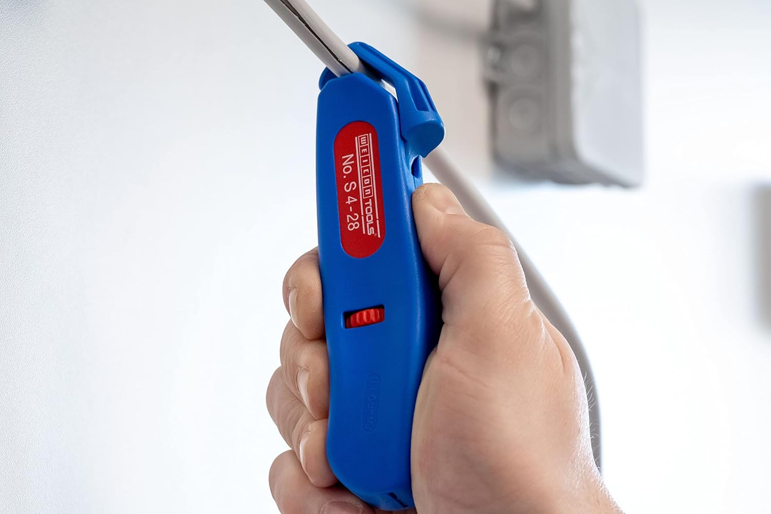 WEICON Tools Cable Stripper No. S 4-28, Stripping Tool for Cables from 4-28 Mm, with Retractable Hook Blade, Made in Germany image number 3